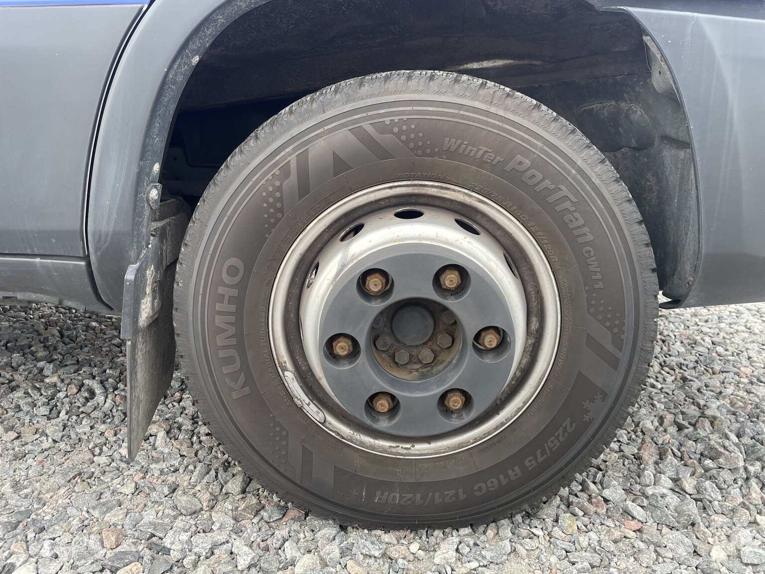 Exteriörbild på 2022 Iveco Daily 70-180 Chassi Cab Fordonstransport