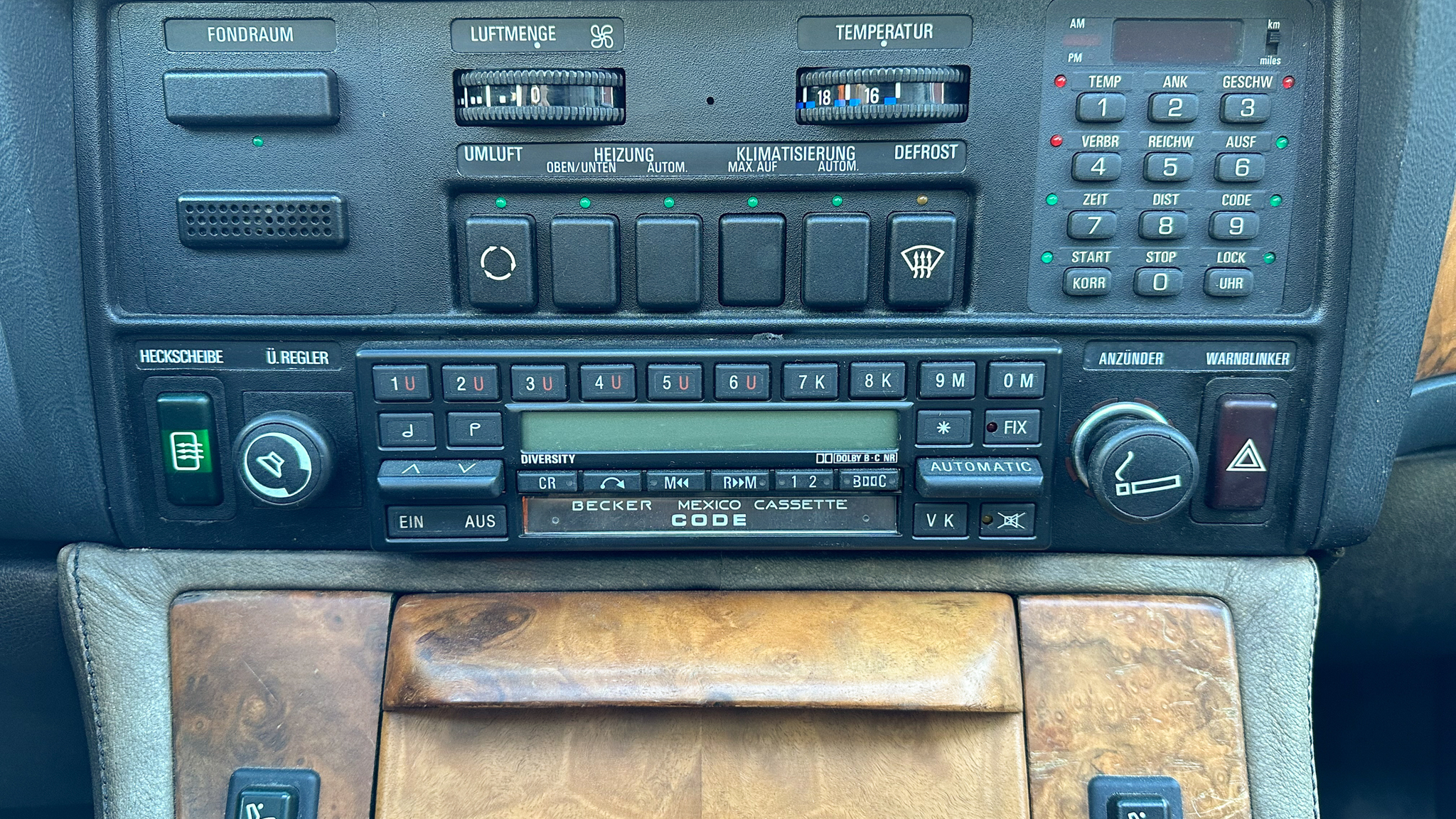 Interiörbild 1984 BMW 745i Executive Automat