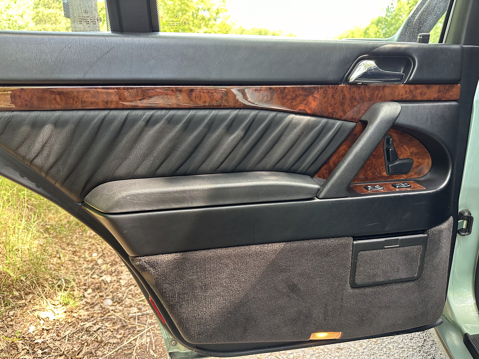 Innenraumfoto von 1992 Mercedes 300 SE (25)