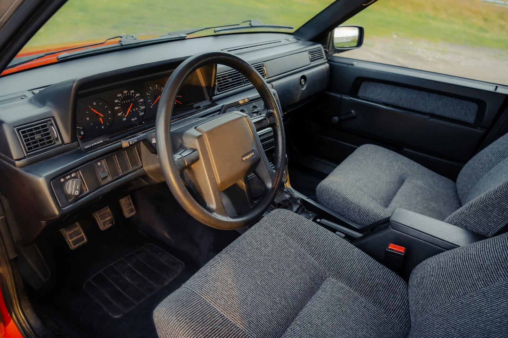 Interiörbild 1990 Volvo 740 GL