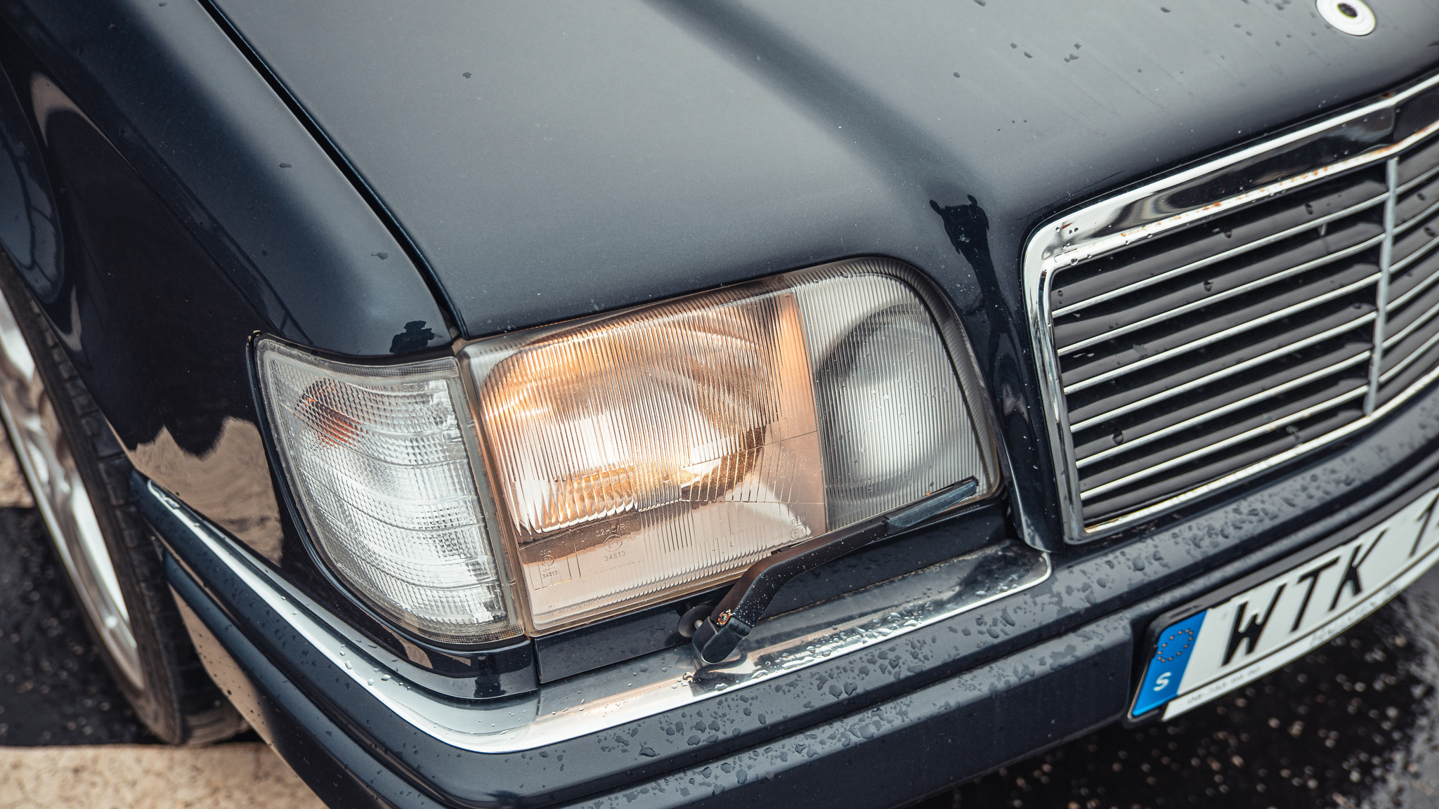 Exteriörbild på 1995 Mercedes Benz E320 Cabriolet (15)