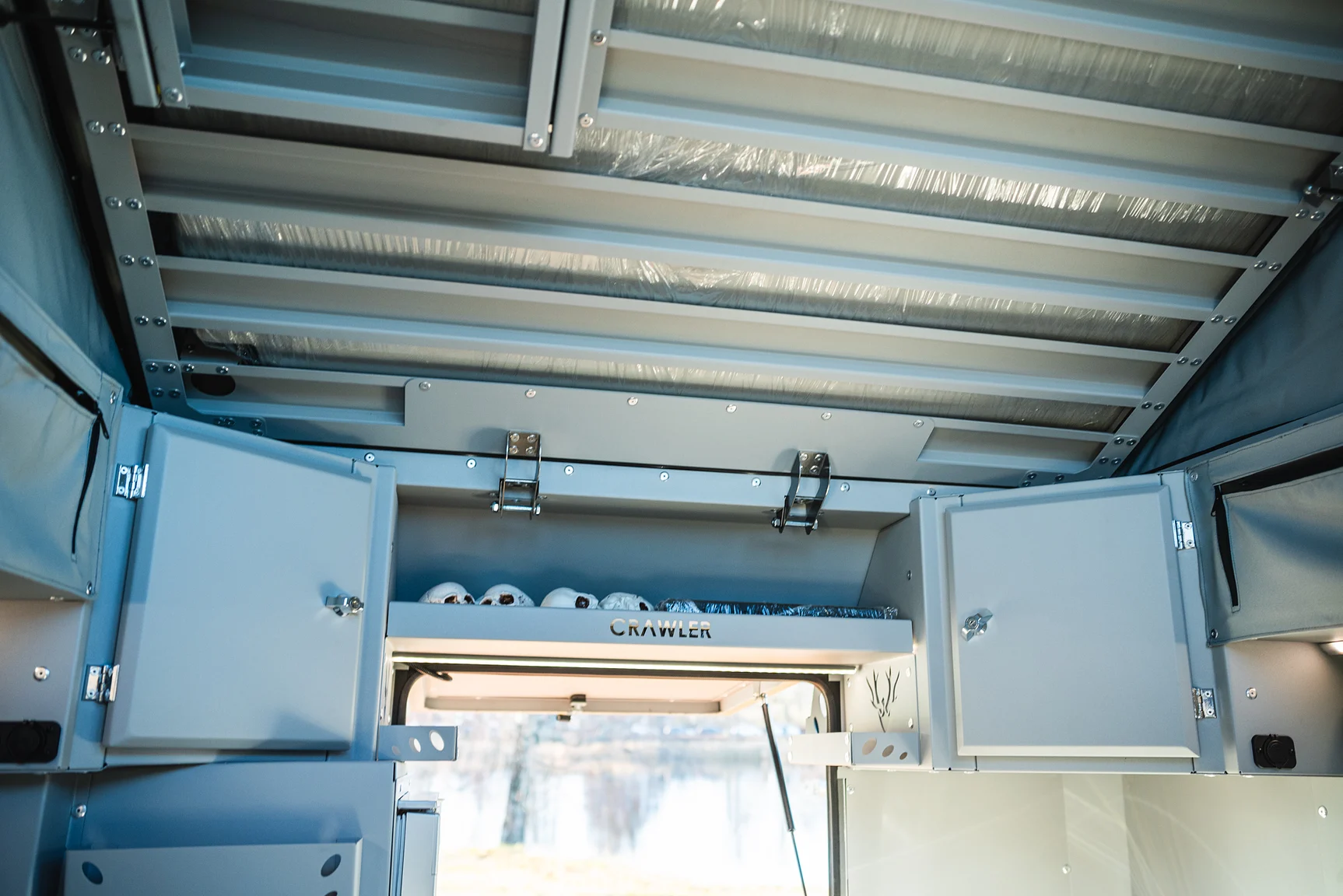 Interior image of 2025 Northea Trailer Expedition Crawler 458i Offgrid-Camper (21)