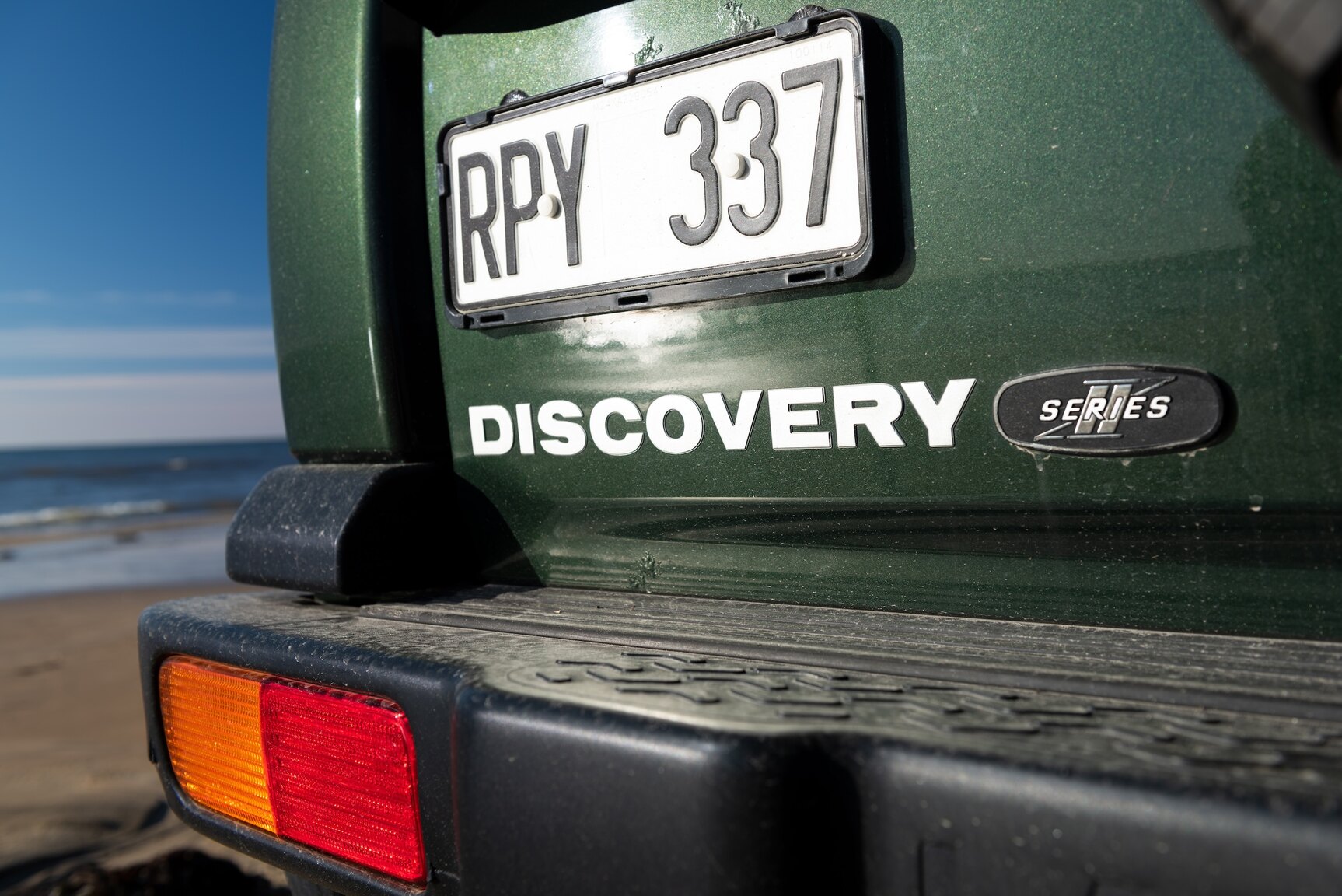 Exterior image of 1999 Land Rover Discovery 4.0 V8
