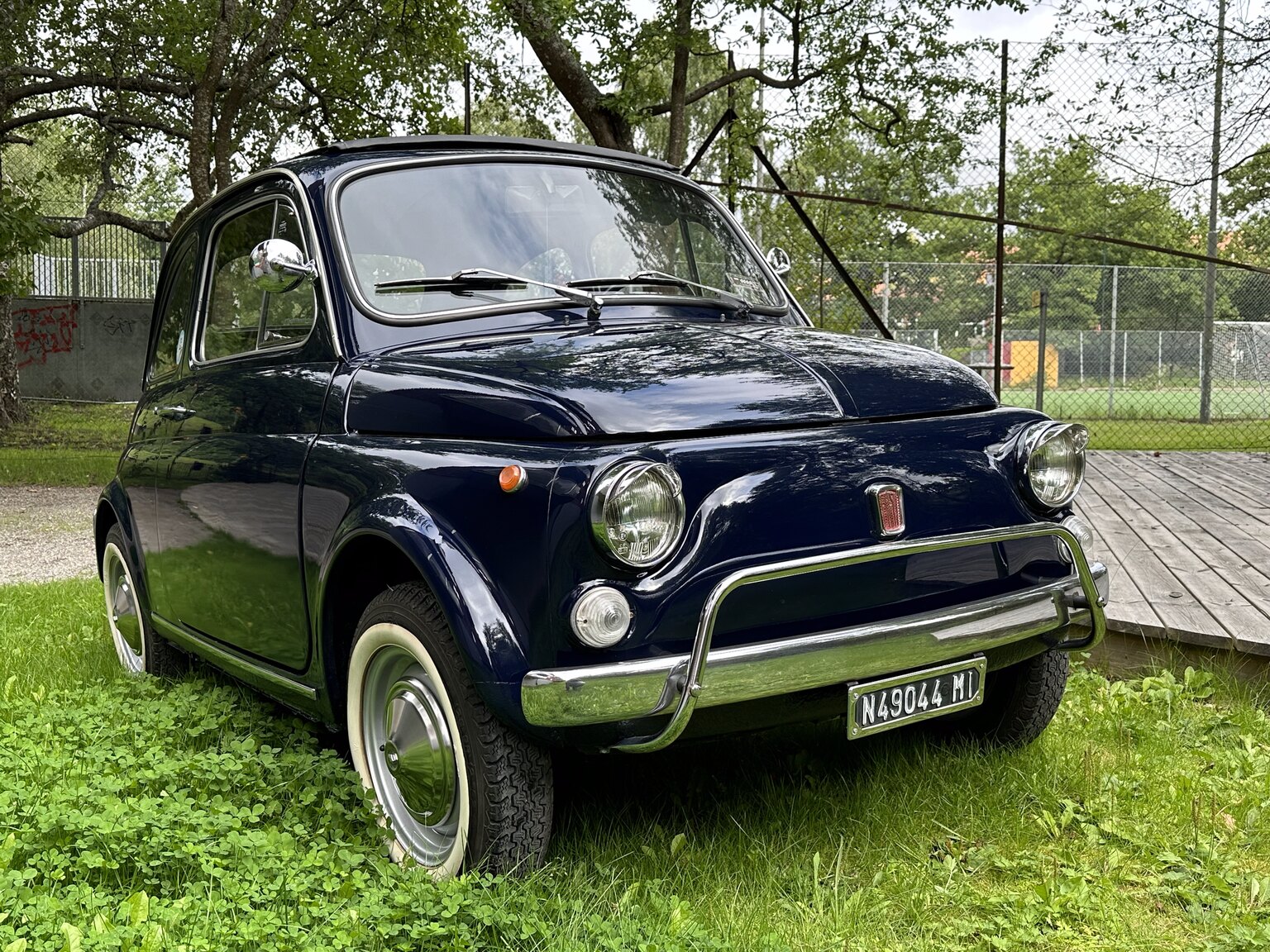 Exterior image of 1971 Fiat 500 L (9)