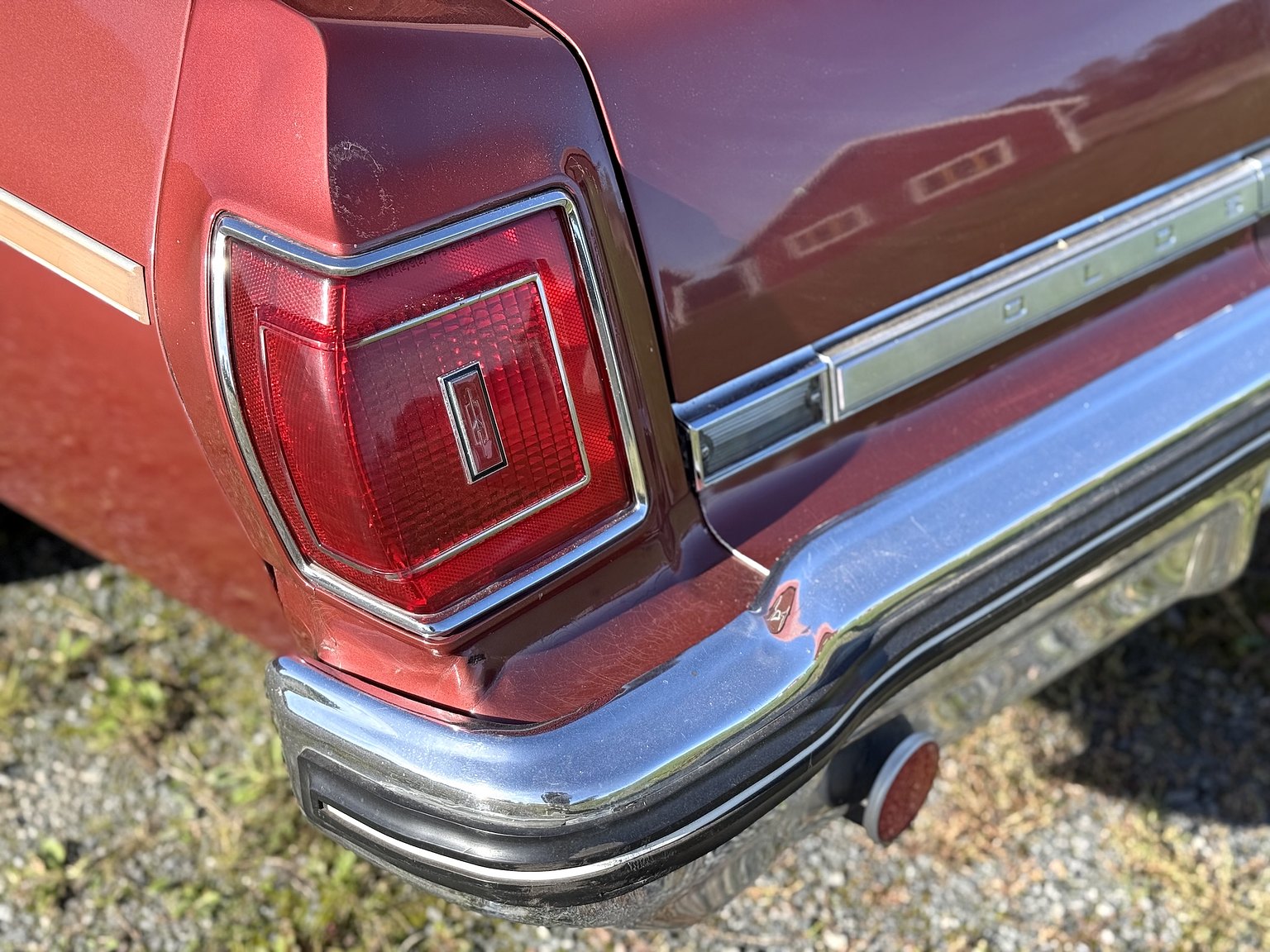 Exteriörbild på 1975 Oldsmobile Delta 88