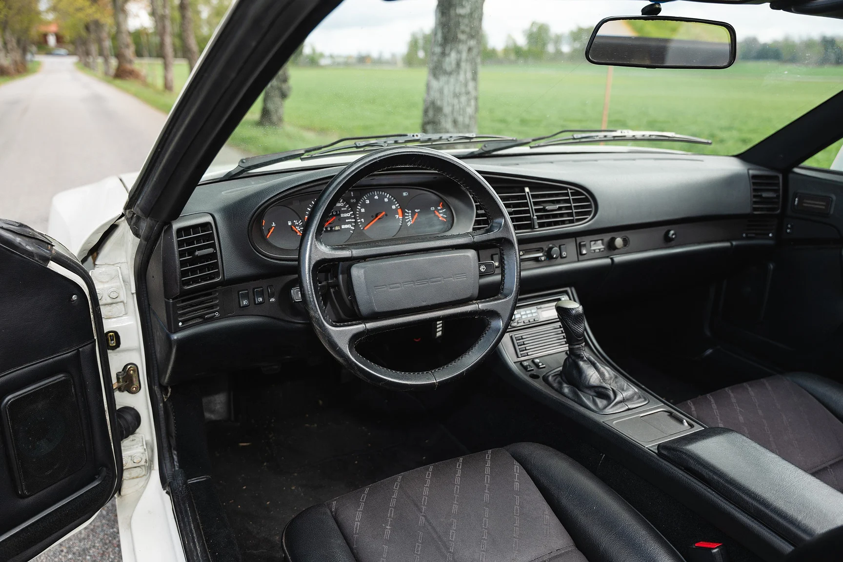 Interiörbild 1990 Porsche 944 S2 Cabriolet  (2)