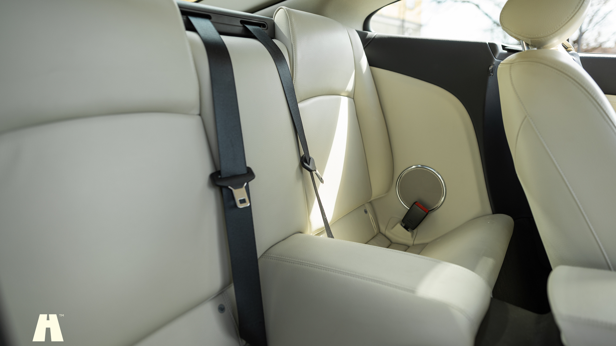 Interior image of 2008 Jaguar XKR (17)