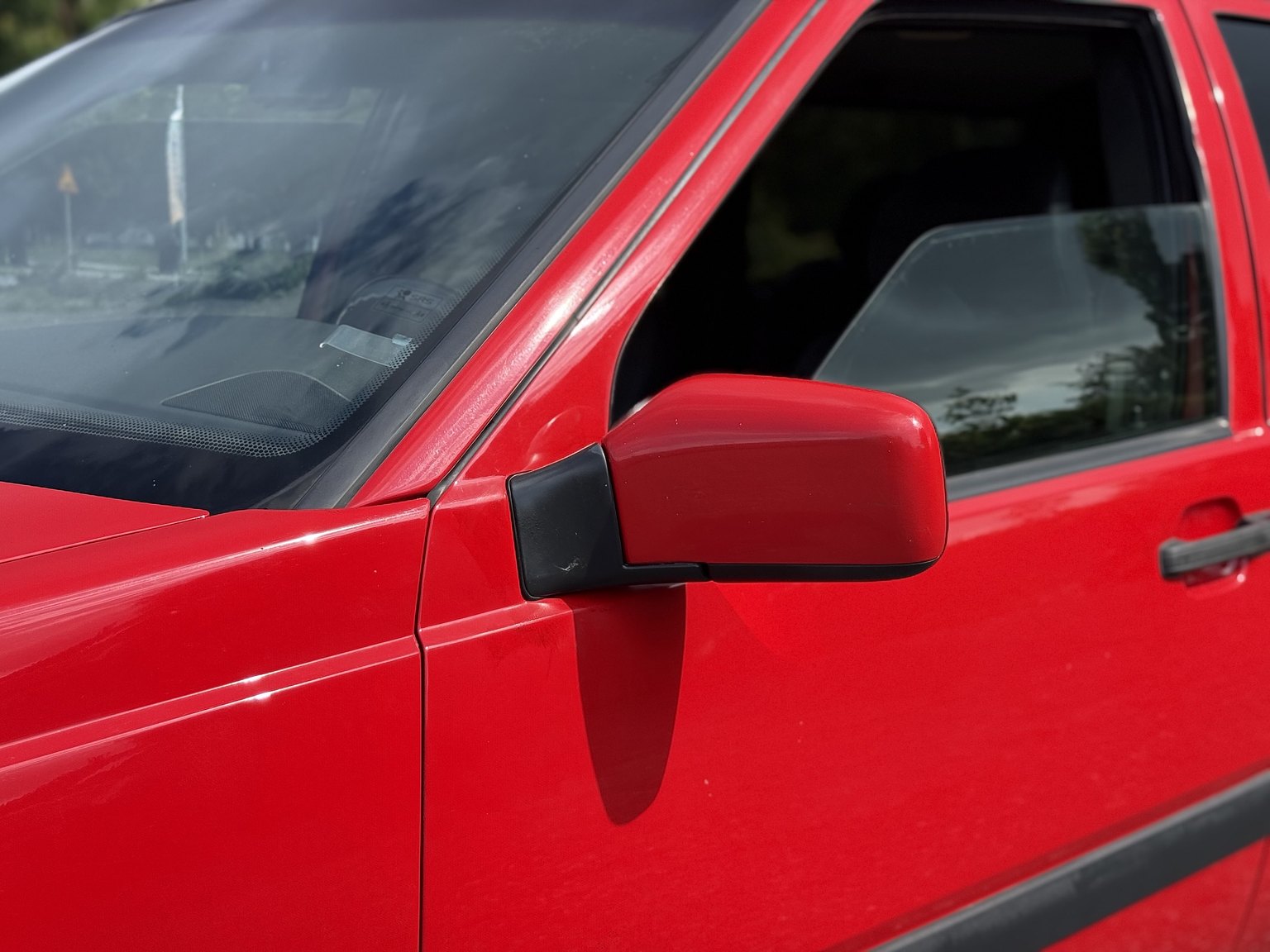 Exterior image of 1996 Volvo 850 R "T-Röd"