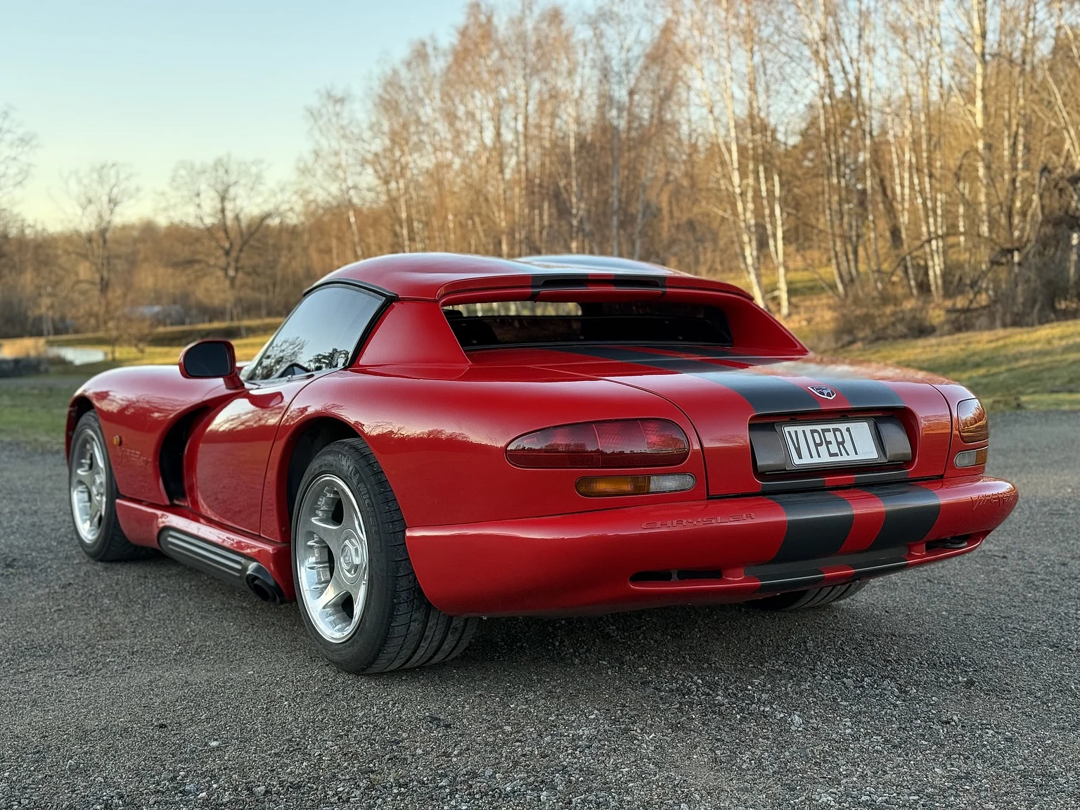 Exterior image of 1994 Chrysler Viper (13)