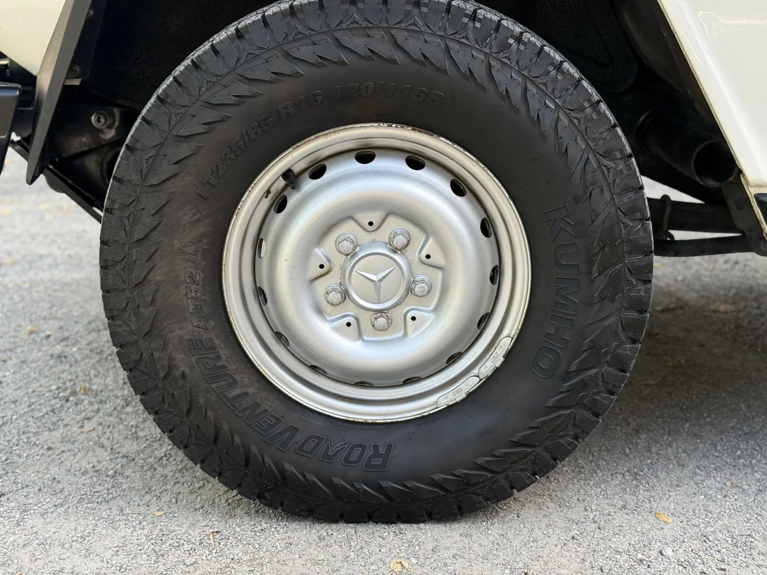 Exteriörbild på 1981 Mercedes-Benz 240 GD (31)