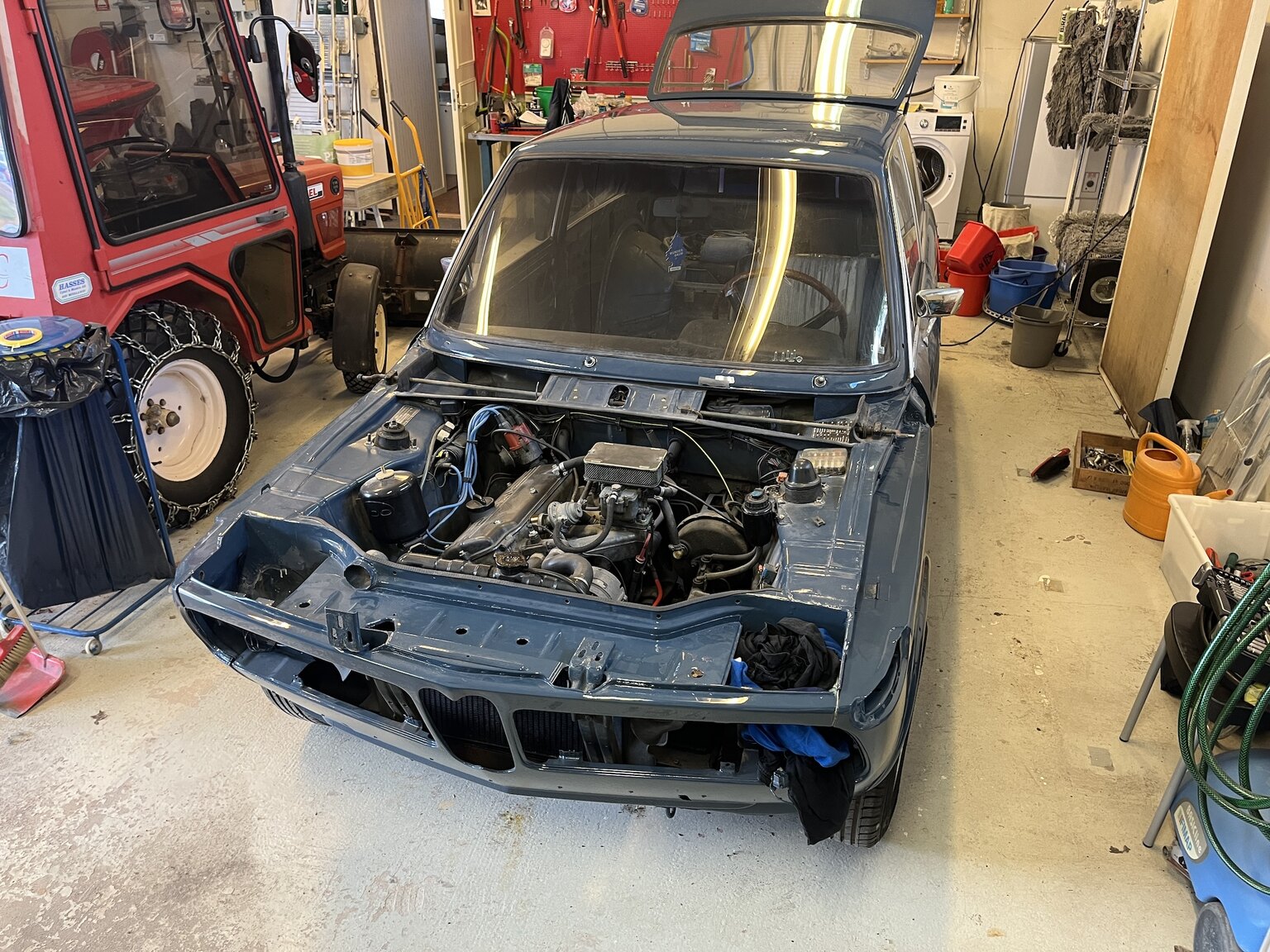 Image of 1972 BMW 2000 Touring mechanics
