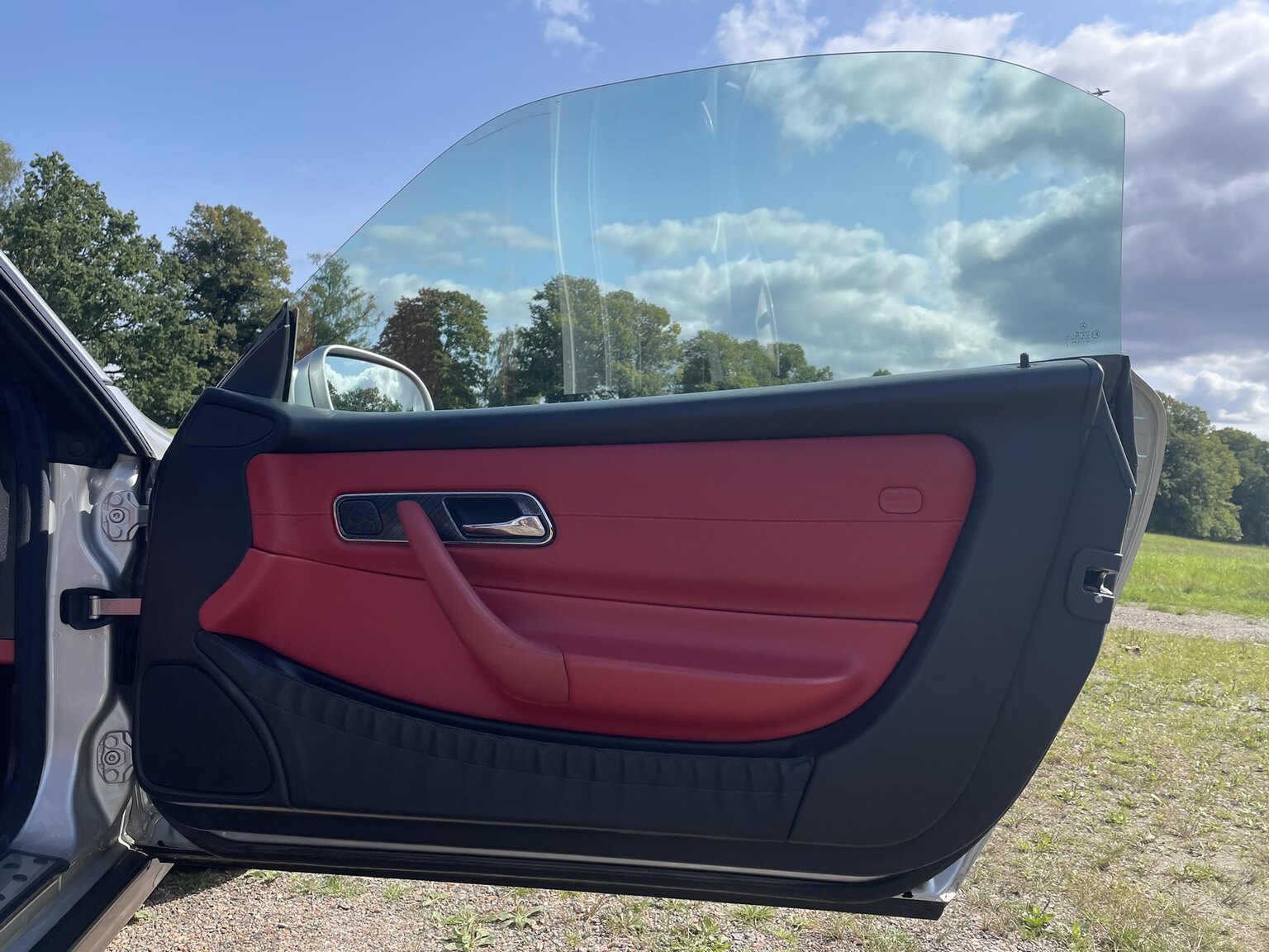Interior image of 1998 1998 MERCEDES BENZ SLK 230 