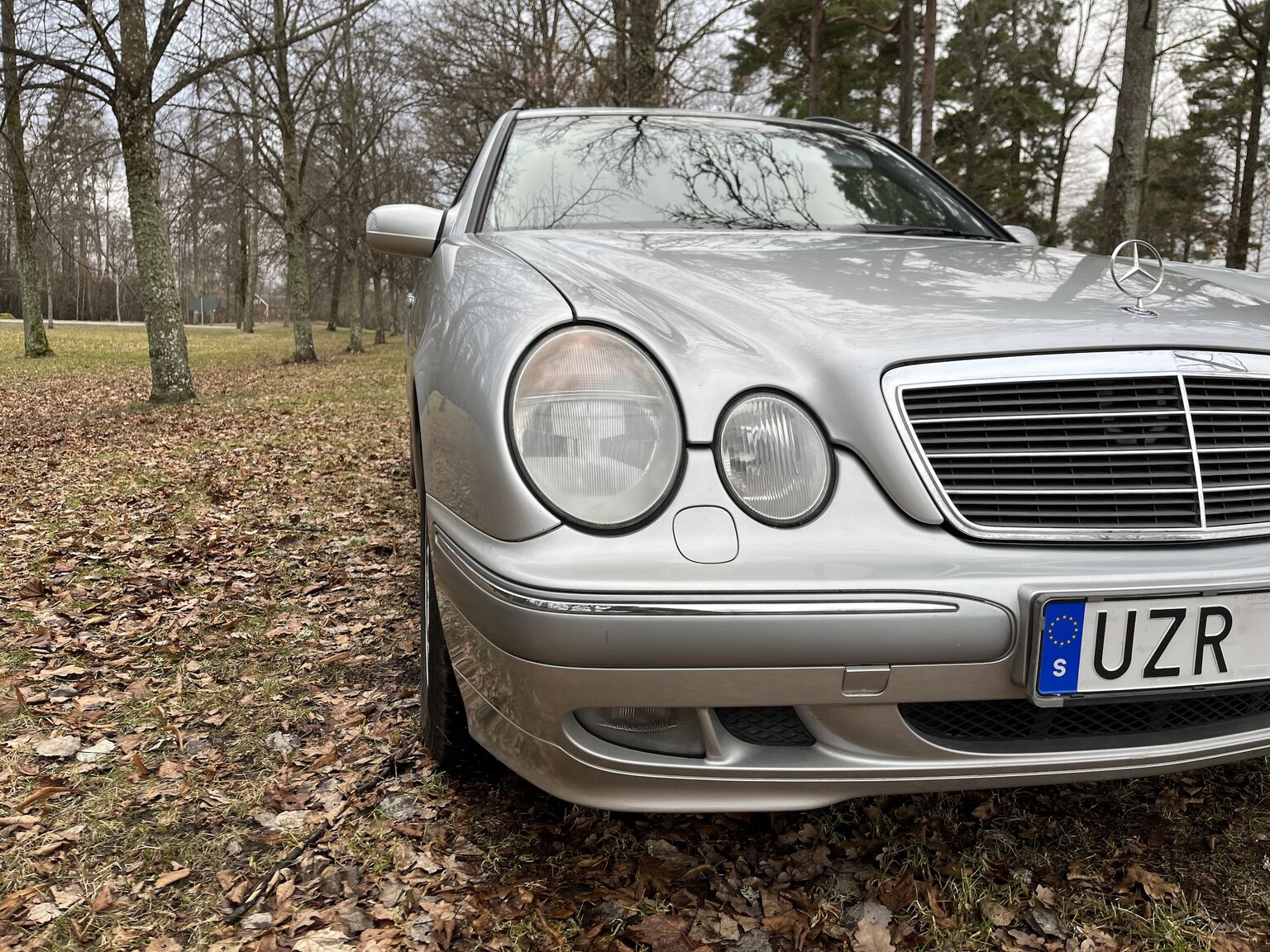 Exteriörbild på 1999 Mercedes-Benz E320 T Automat