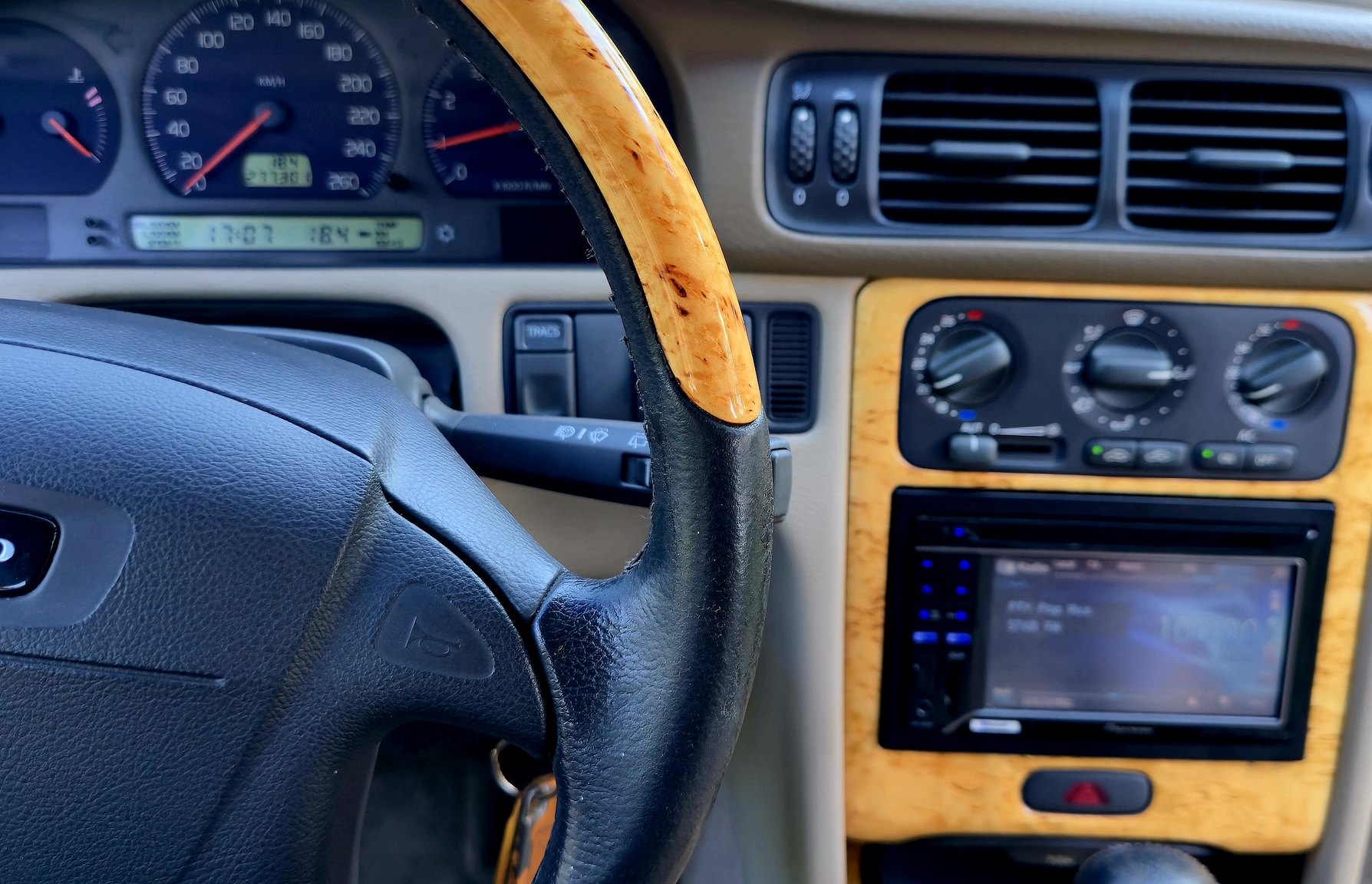 Interior image of 1998 Volvo V70 R 2.3 T Automatisk
