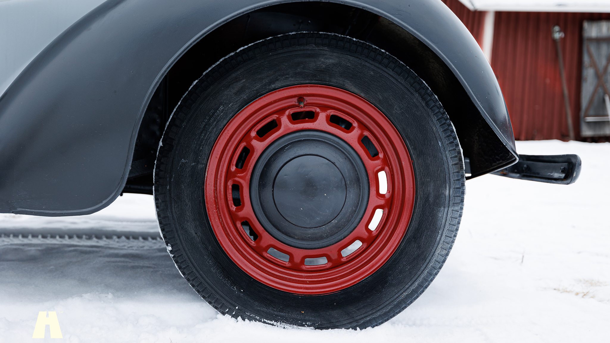 Exteriörbild på 1952 Ford E4930 Van (12)