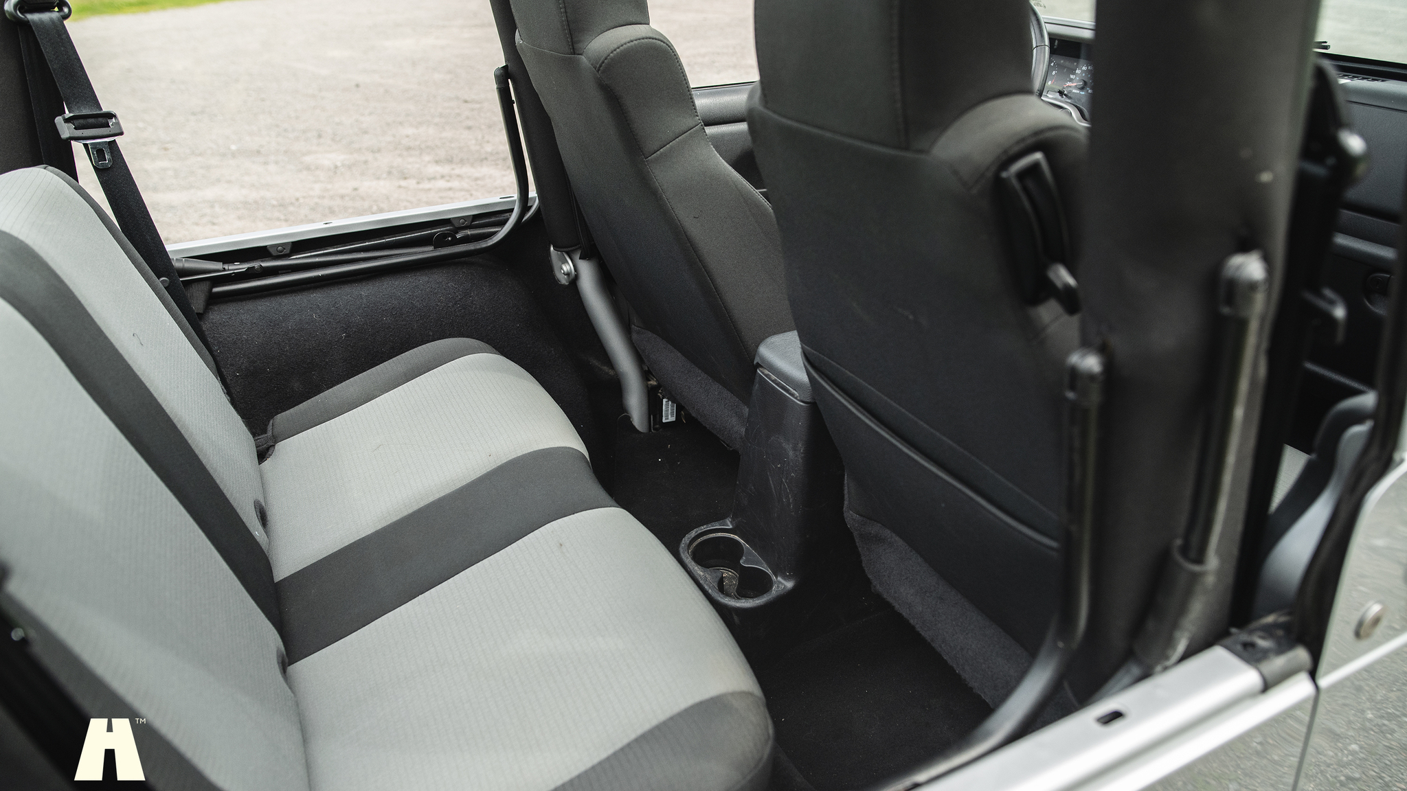 Innenraumfoto von 2006 Jeep Wrangler 4.0L Sahara 