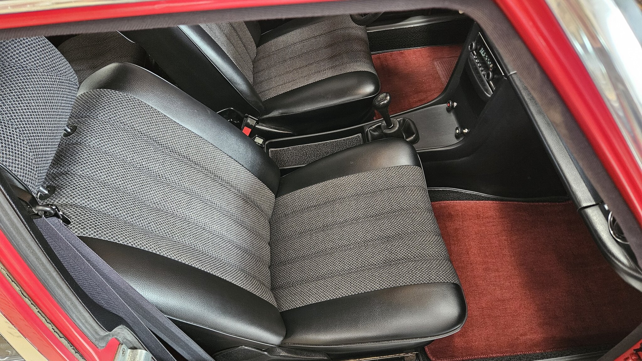 Interiörbild 1975 Mercedes-Benz 200