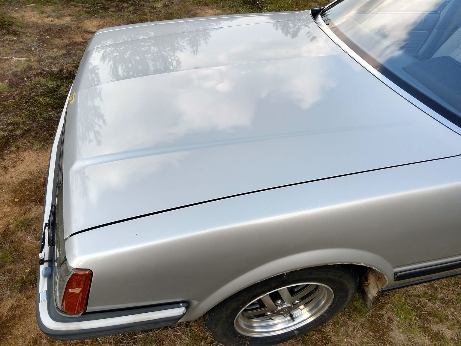 Exteriörbild på 1983 Datsun Laurel