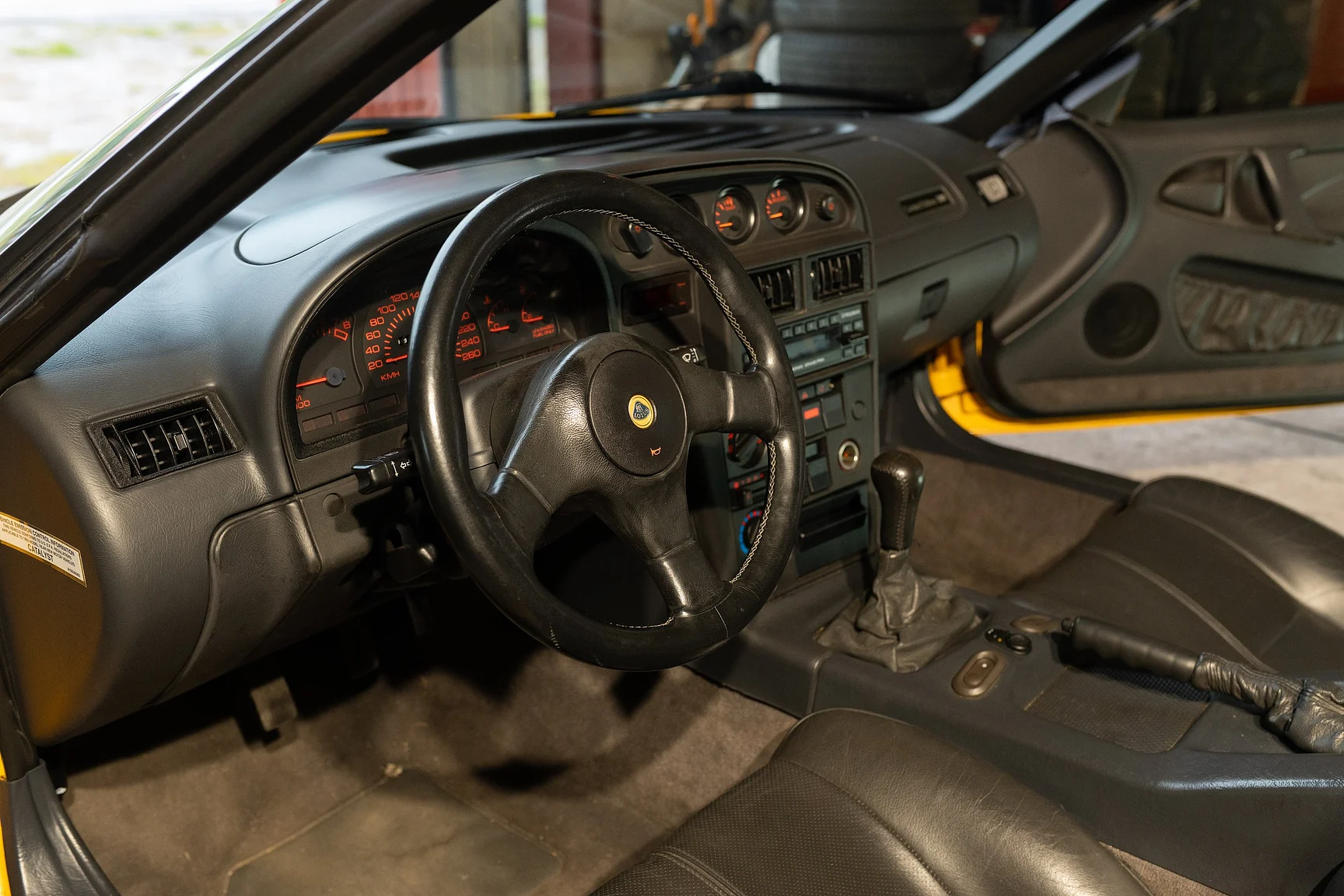 Innenraumfoto von 1995 Lotus Elan Roadster (55)