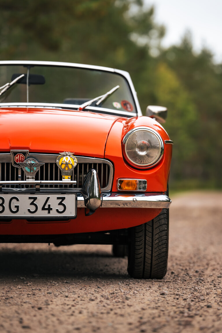 Exteriörbild på 1973 MG MGB Roadster (11)