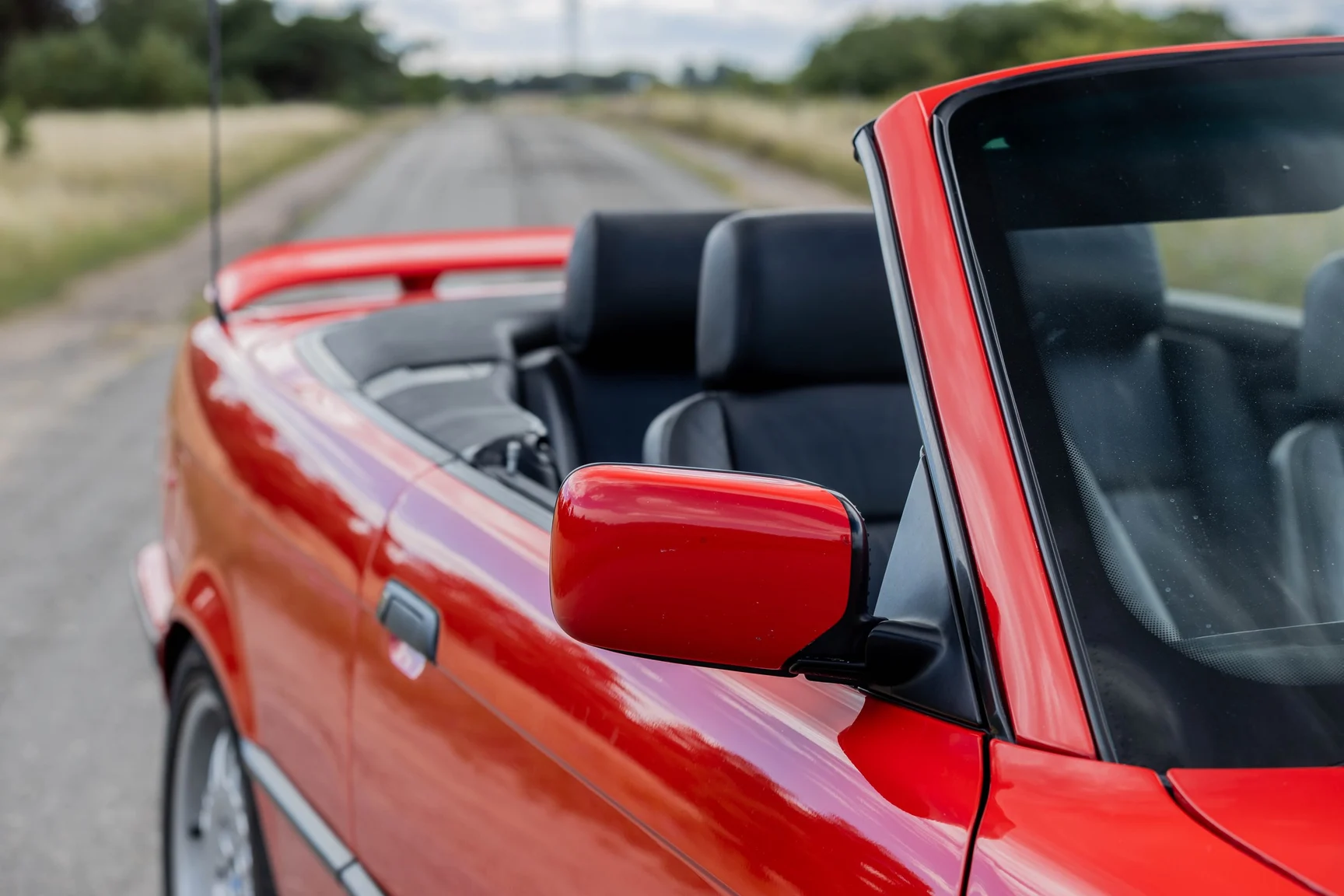 Exteriörbild på 1994 BMW 325i Convertible (23)