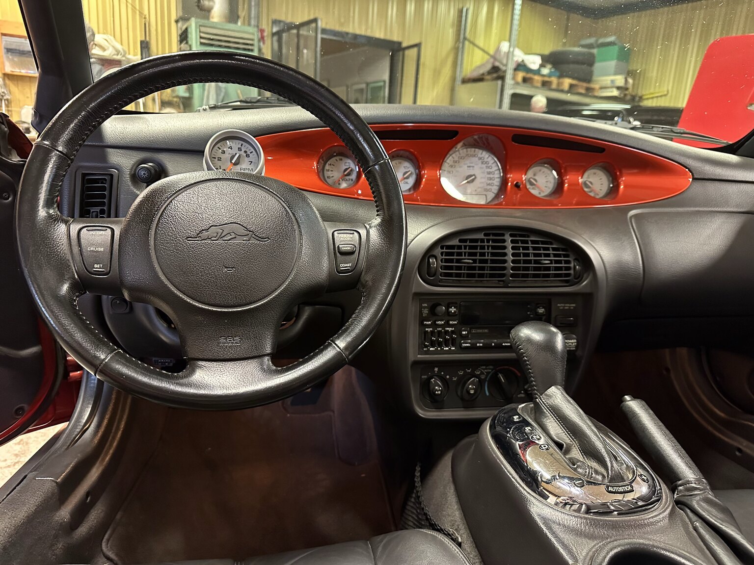 Innenraumfoto von 2001 Plymouth Prowler