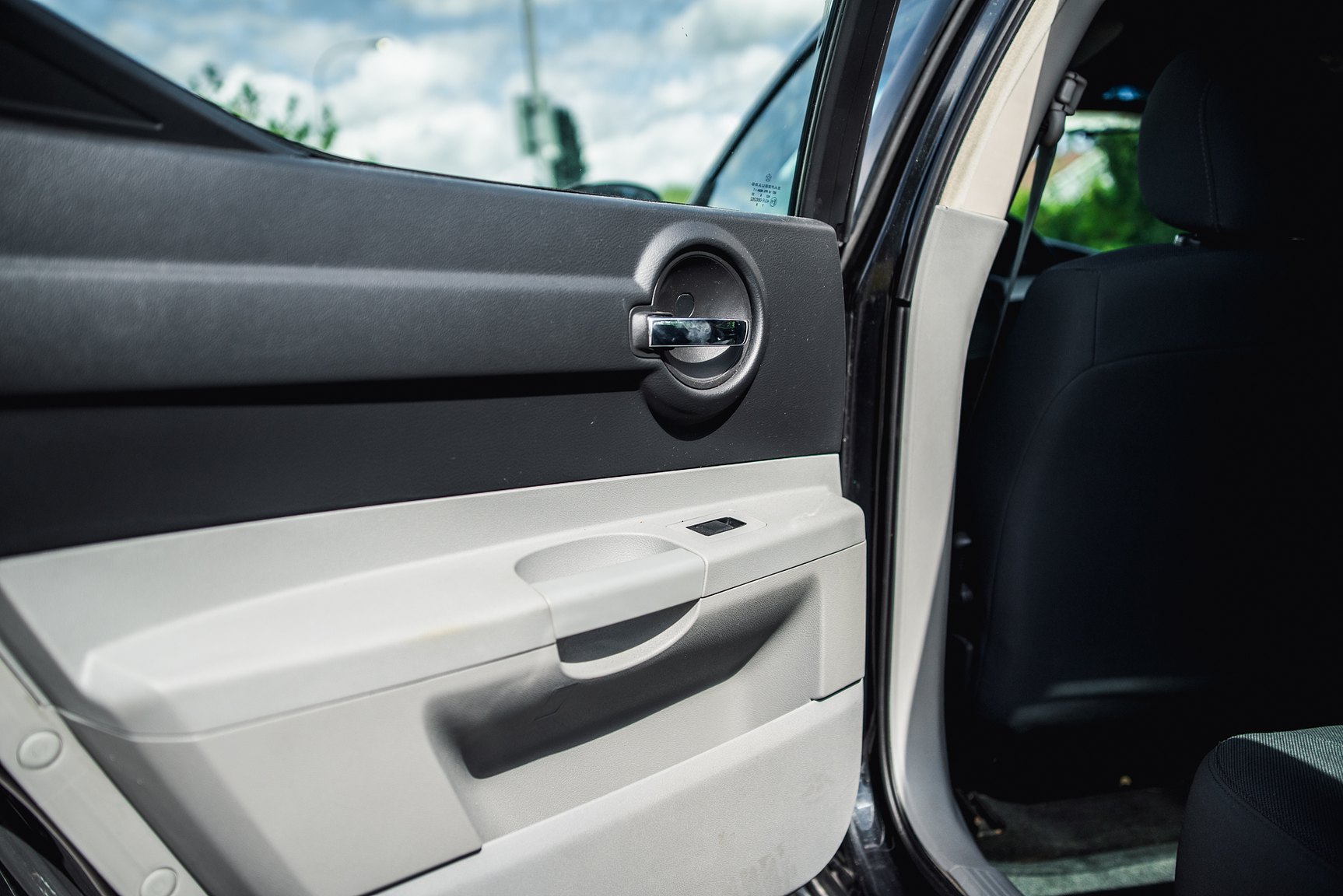 Interior image of 2007 Dodge Charger 5.7 V8 HEMI 