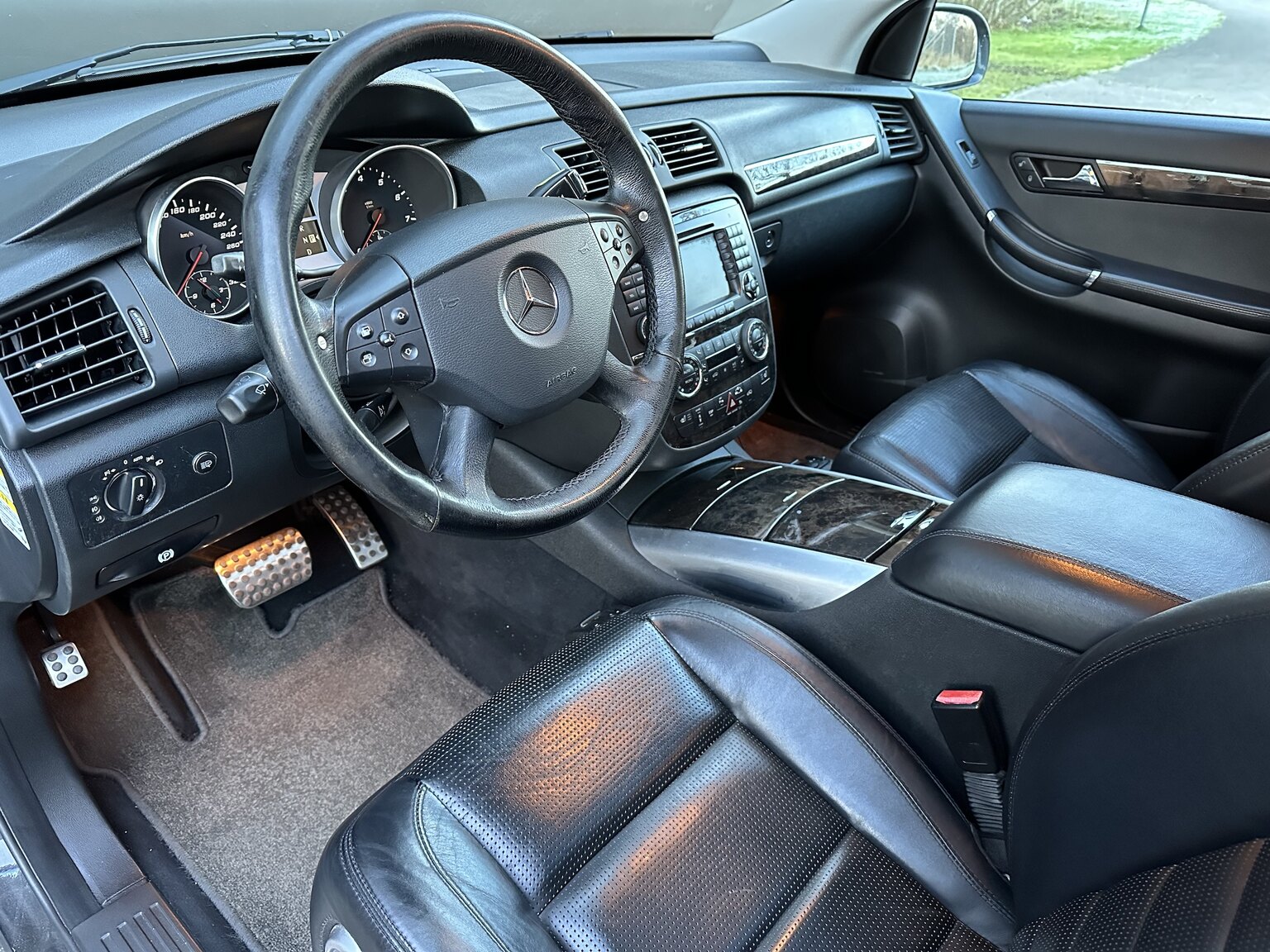 Interiörbild 2007 Mercedes-Benz R63 AMG