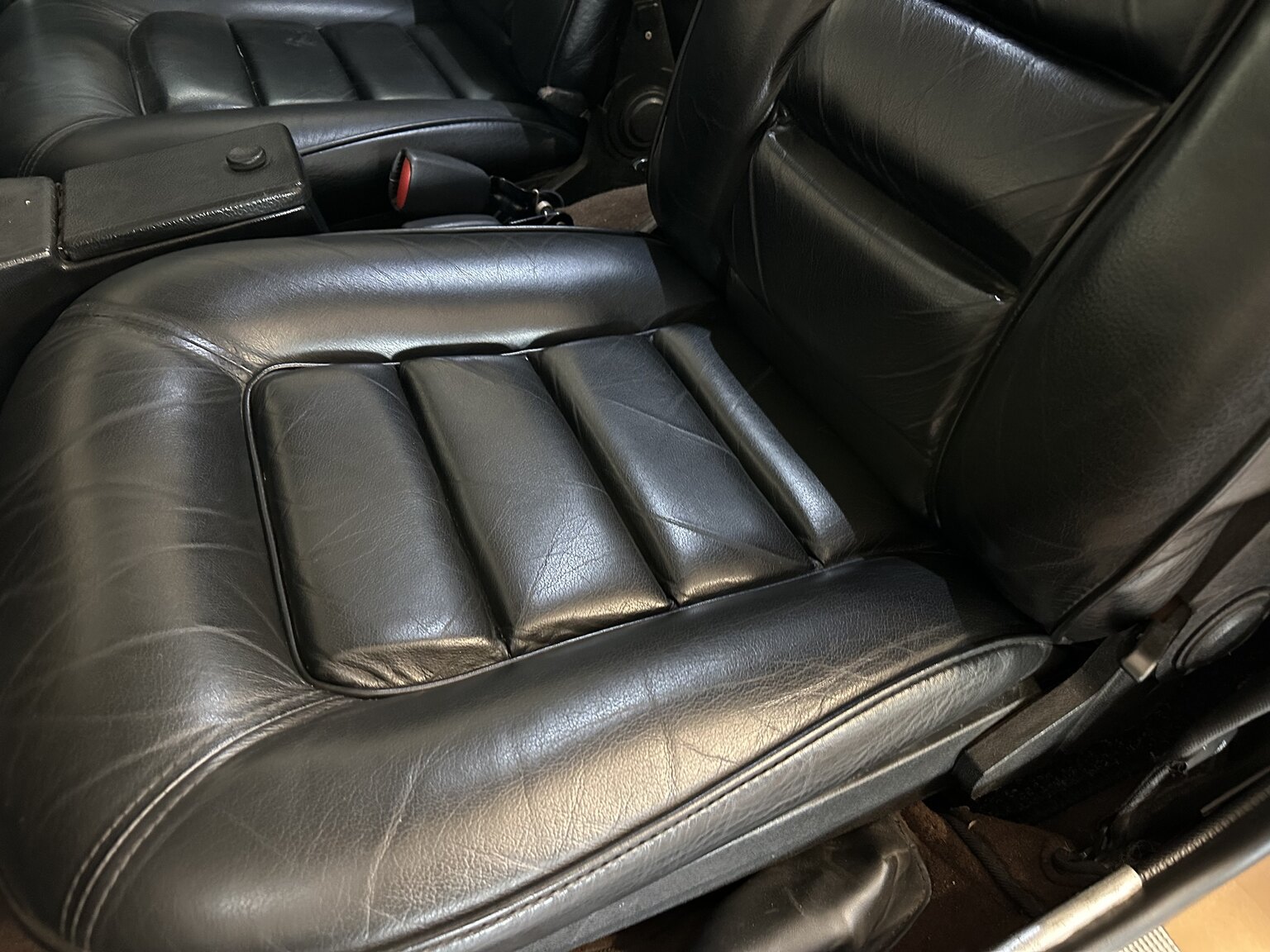 Interior image of 1973 Volvo 1800 ES (5)