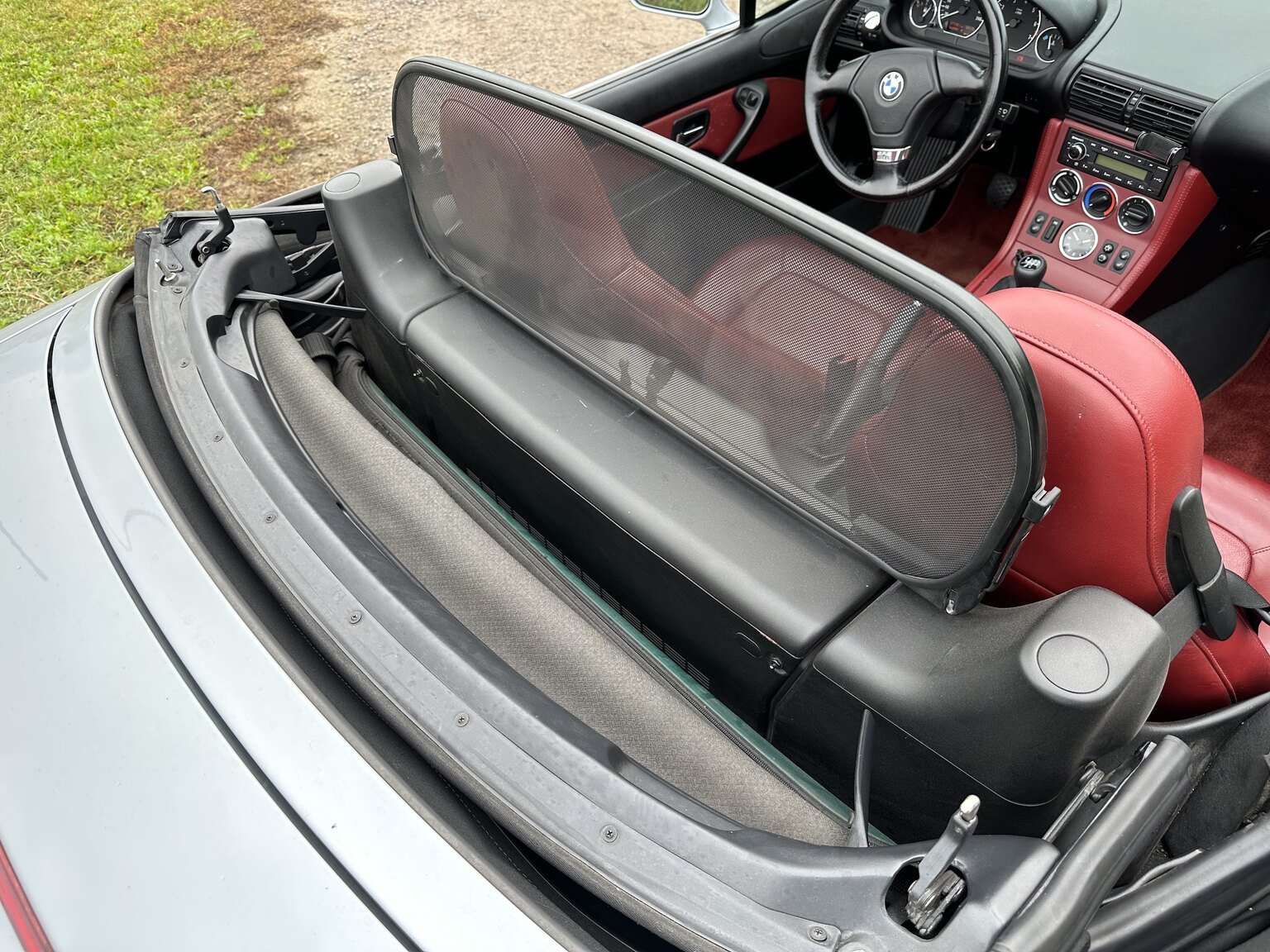 Exterior image of 1997 BMW Z3 2.8 Roadster
