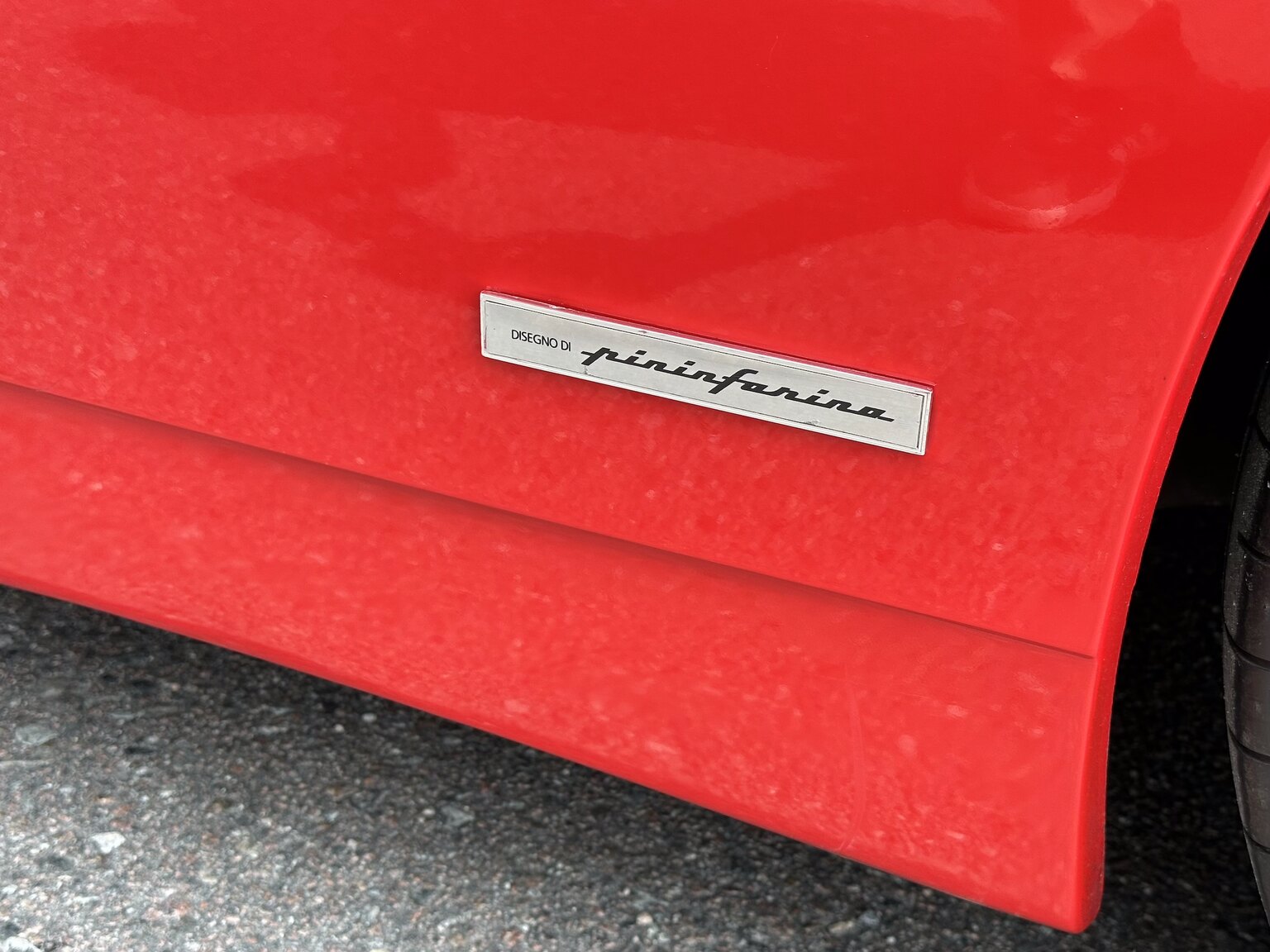 Exteriörbild på 1990 Ferrari 348 (24)