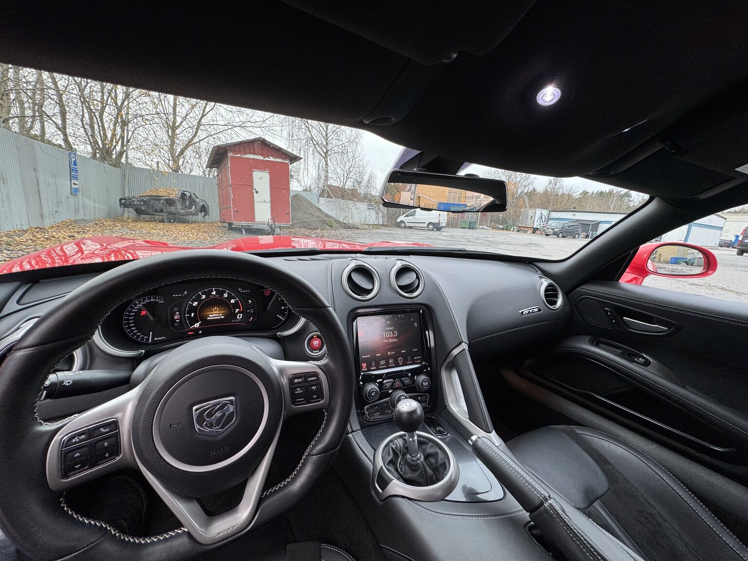 Interior image of 2014 Dodge Viper GTS (27)
