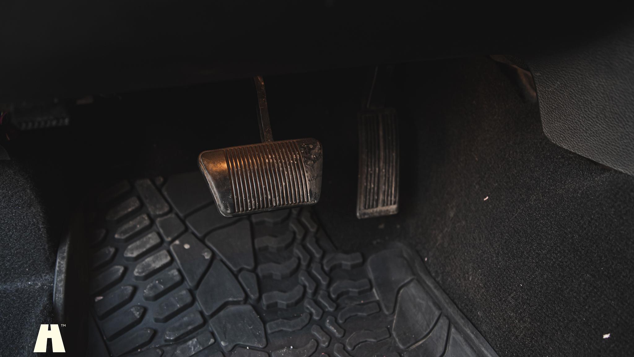 Interior image of 2015 Woodland Restomod Grand Wagoneer #002 Euro 6