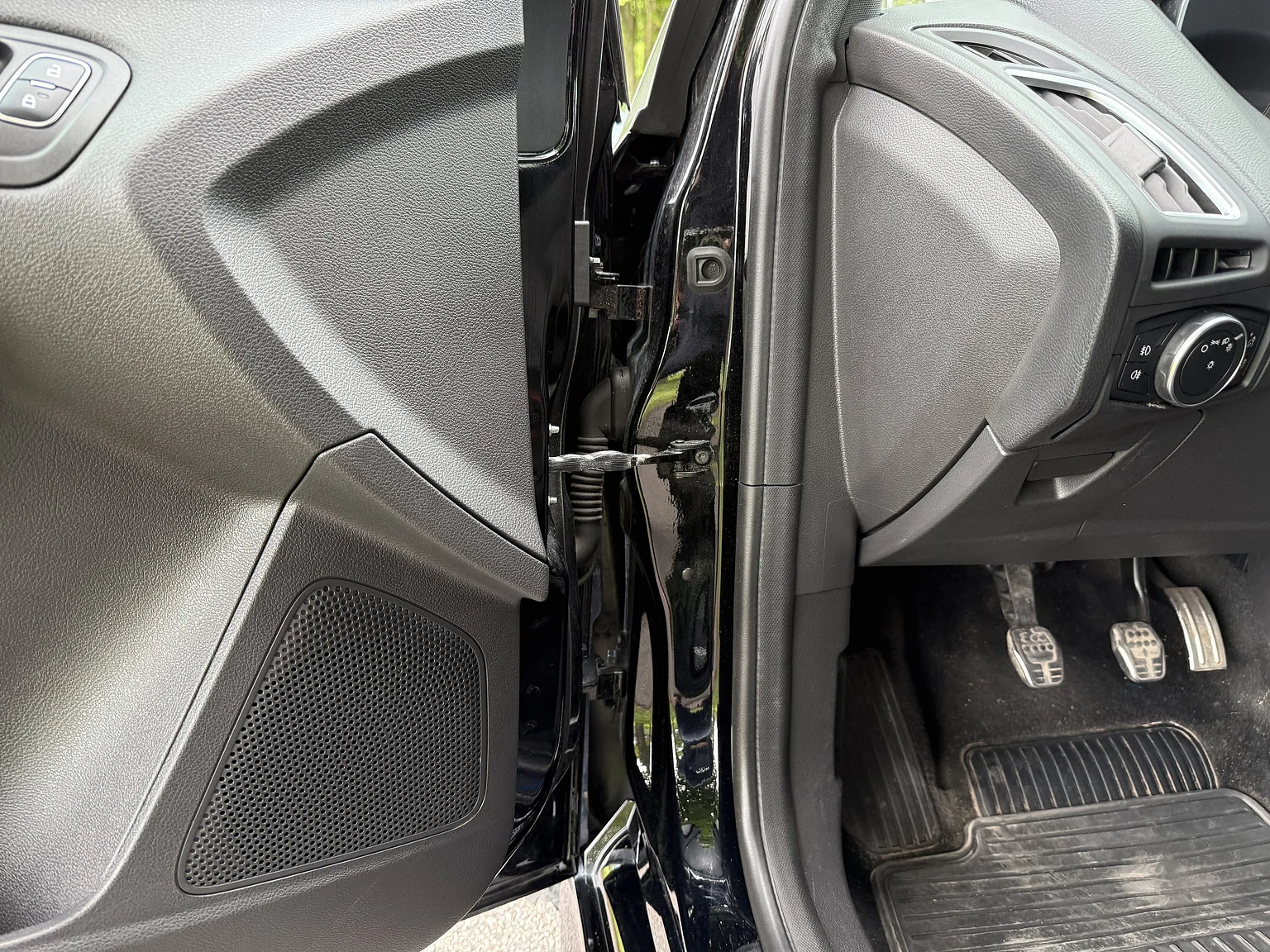 Interior image of 2016 Ford Focus RS (7)