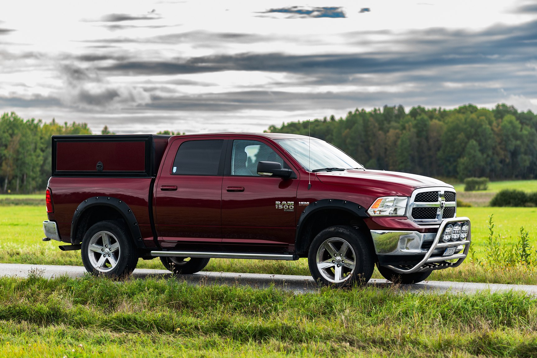 Exterior image of 2019 Dodge Ram 1500 Classic Crew Cab 5.7 V8 HEMI 
