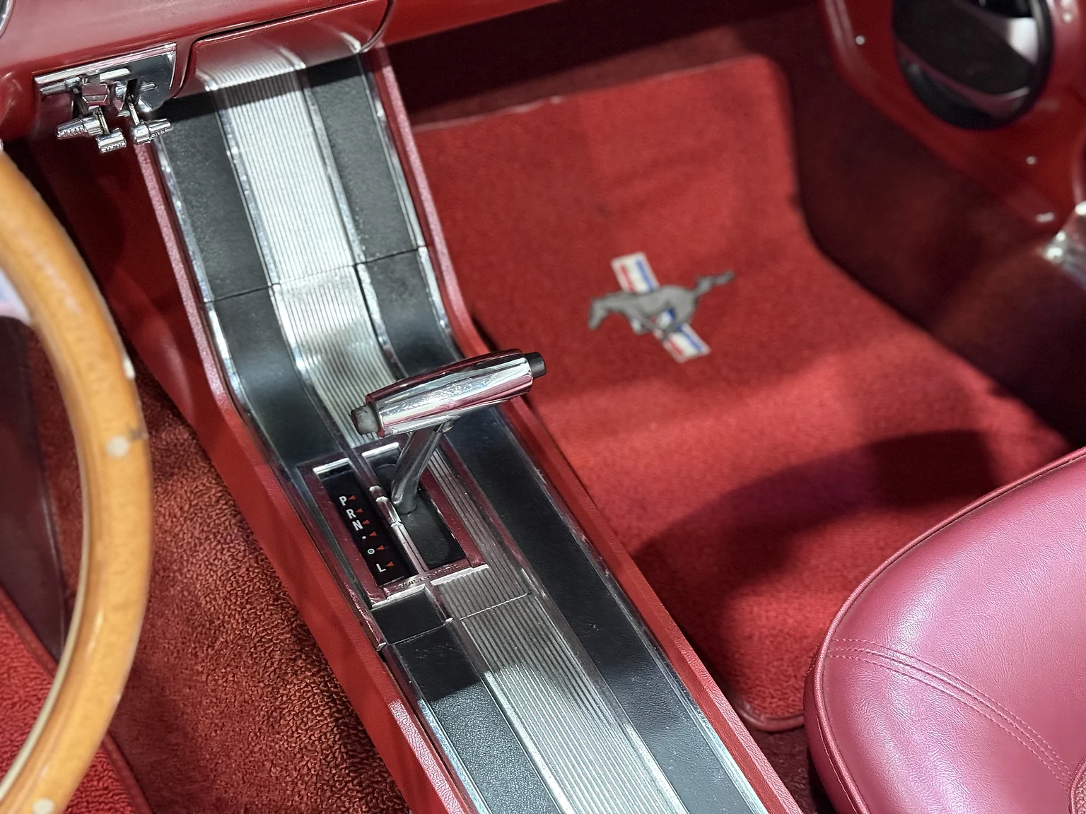 Innenraumfoto von 1966 Ford Mustang Convertible (12)