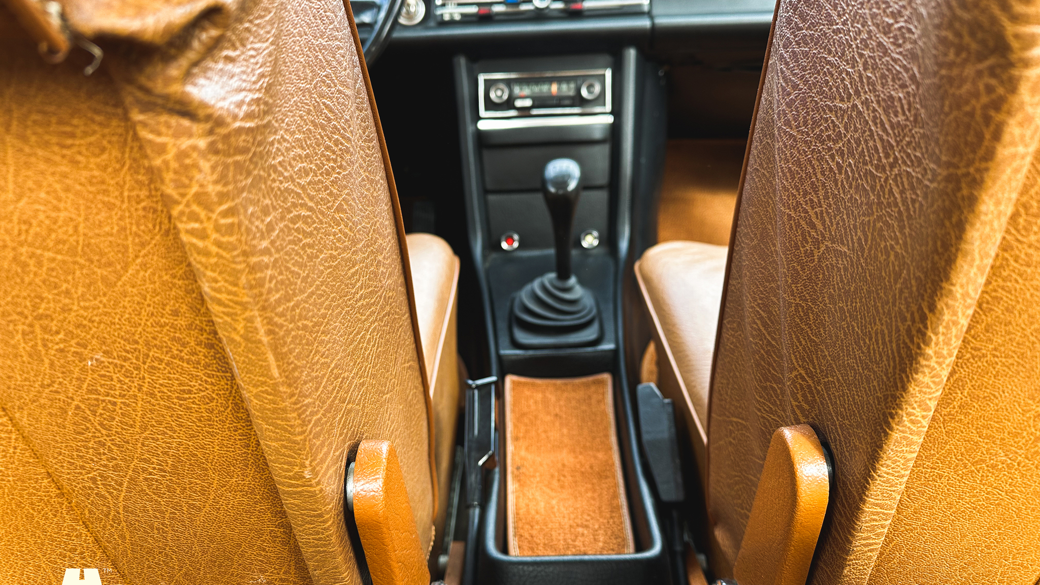 Interior image of 1972 Mercedes-Benz 200