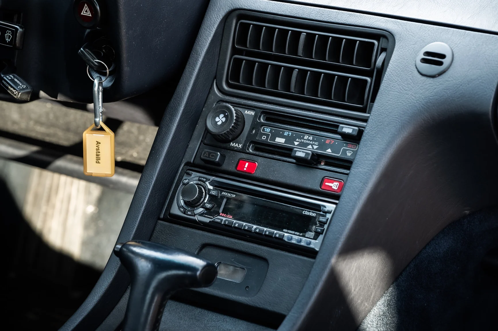 Interior image of 1988 Porsche 928 S4 (11)