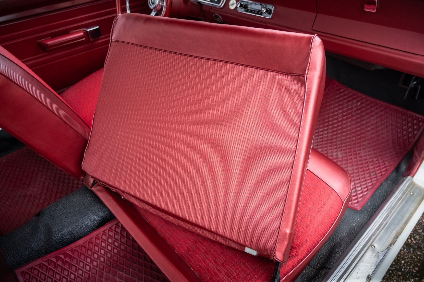 Interiörbild 1967 Plymouth Valiant V 100 Sedan