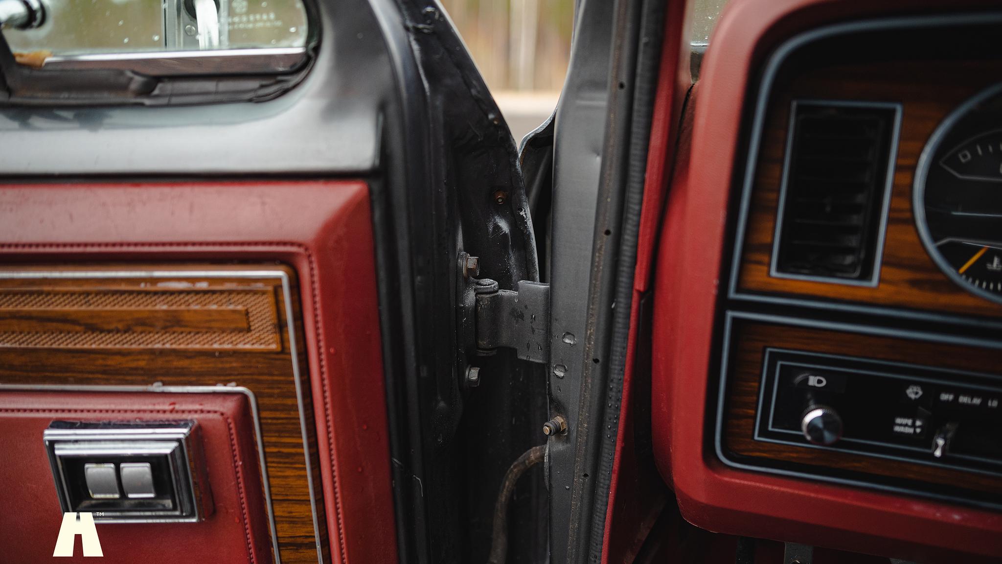 Interior image of 1986 Dodge Ramcharger
