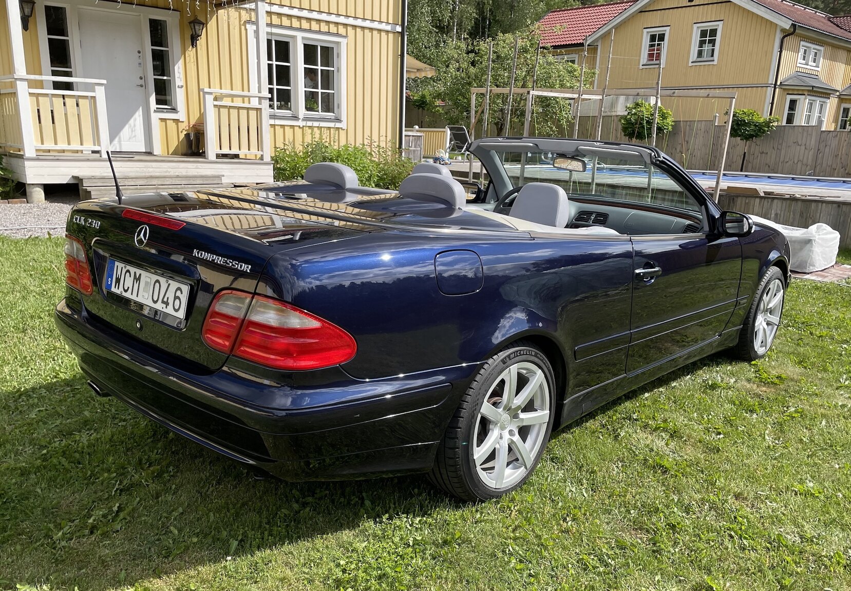 Exteriörbild på 2001 Mercedes-Benz CLK 230 Kompressor