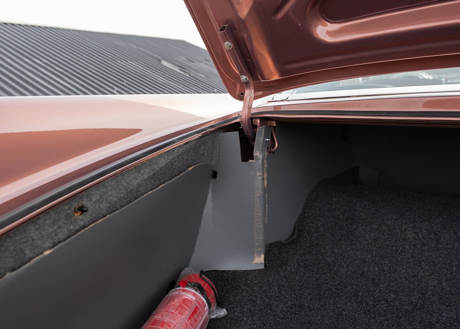 Interior image of 1961 Chrysler New Yorker Sedan (48)