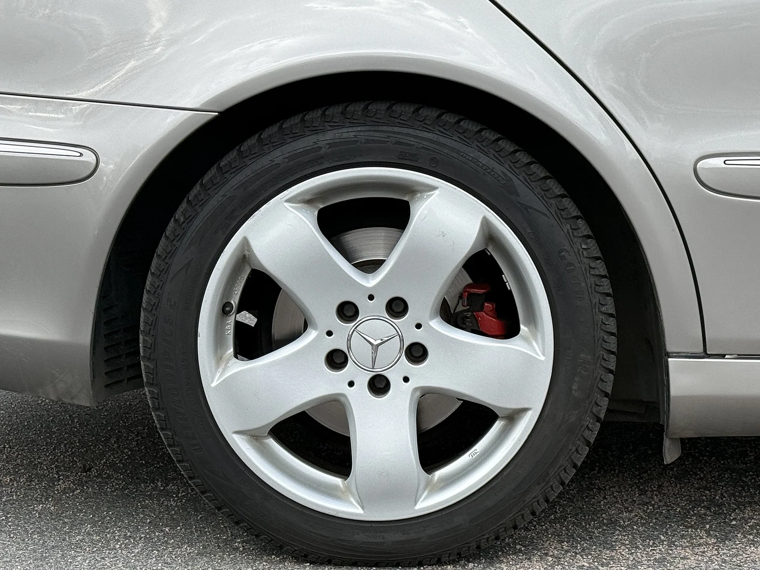 Aussenfoto 2004 Mercedes-Benz E 500 7G-Tronic (15)