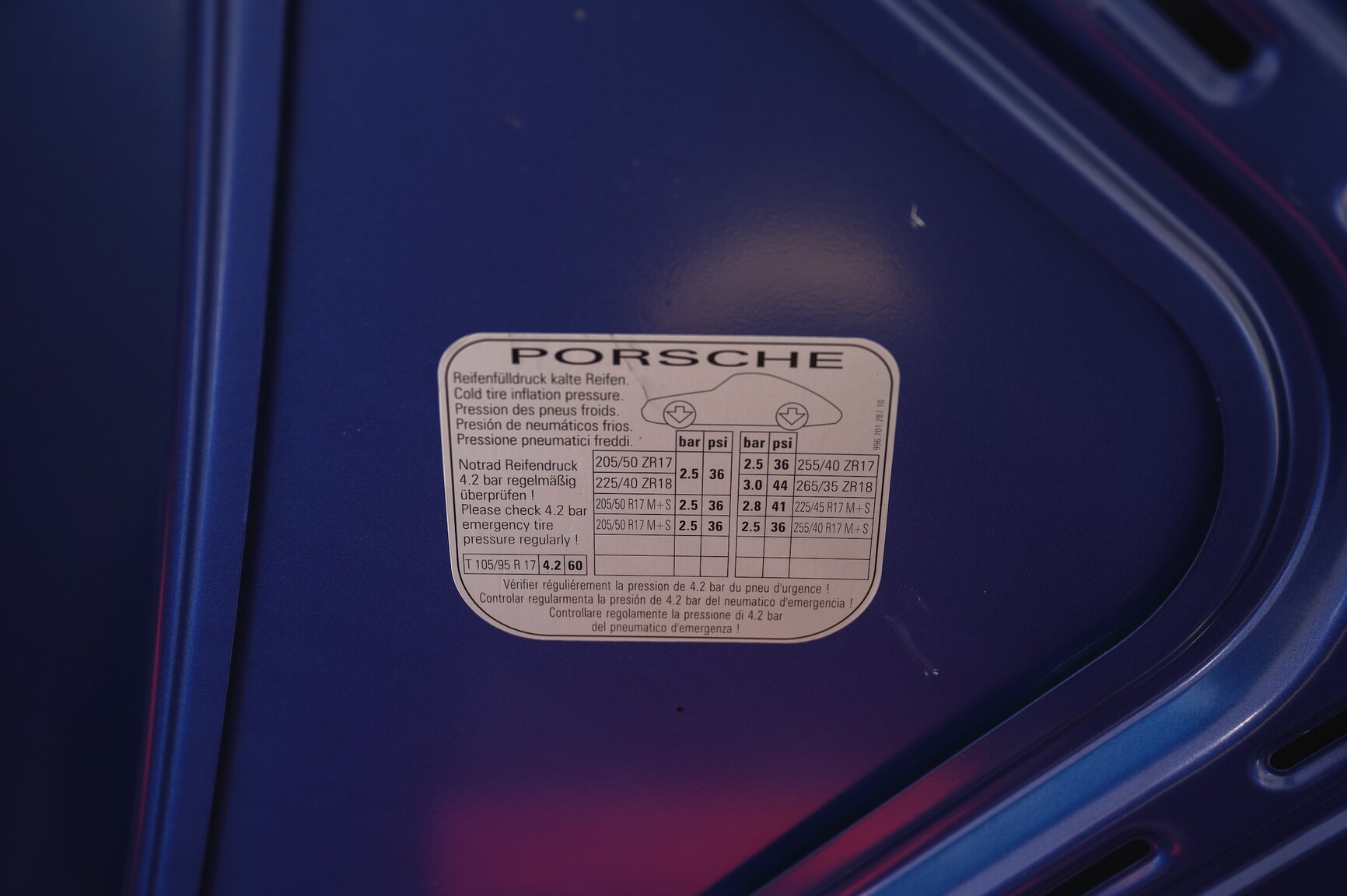 Innenraumfoto von 1998 Porsche 911 Carrera Tiptronic (56)