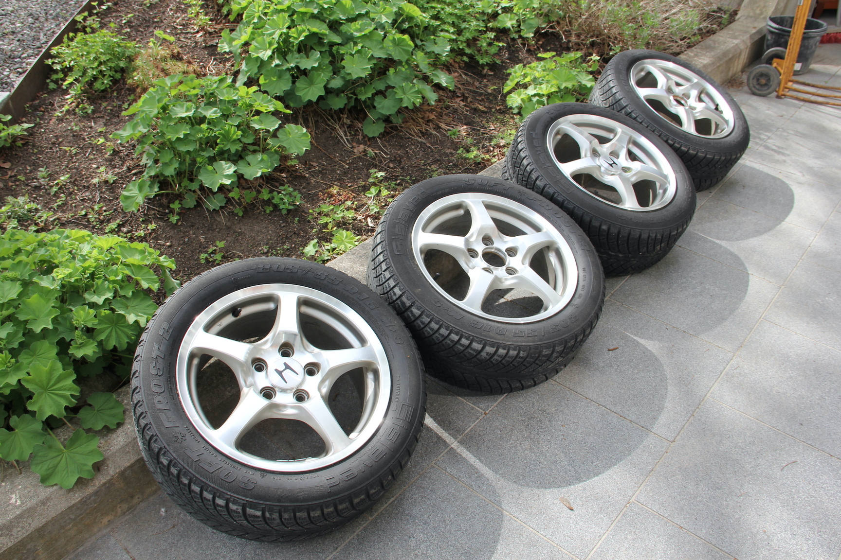 Exterior image of 2003 Honda S2000