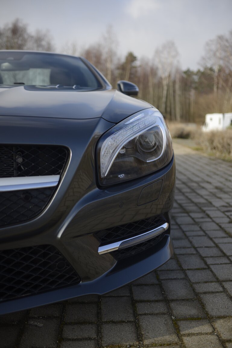 Exterior image of 2014 Mercedes-Benz SL500