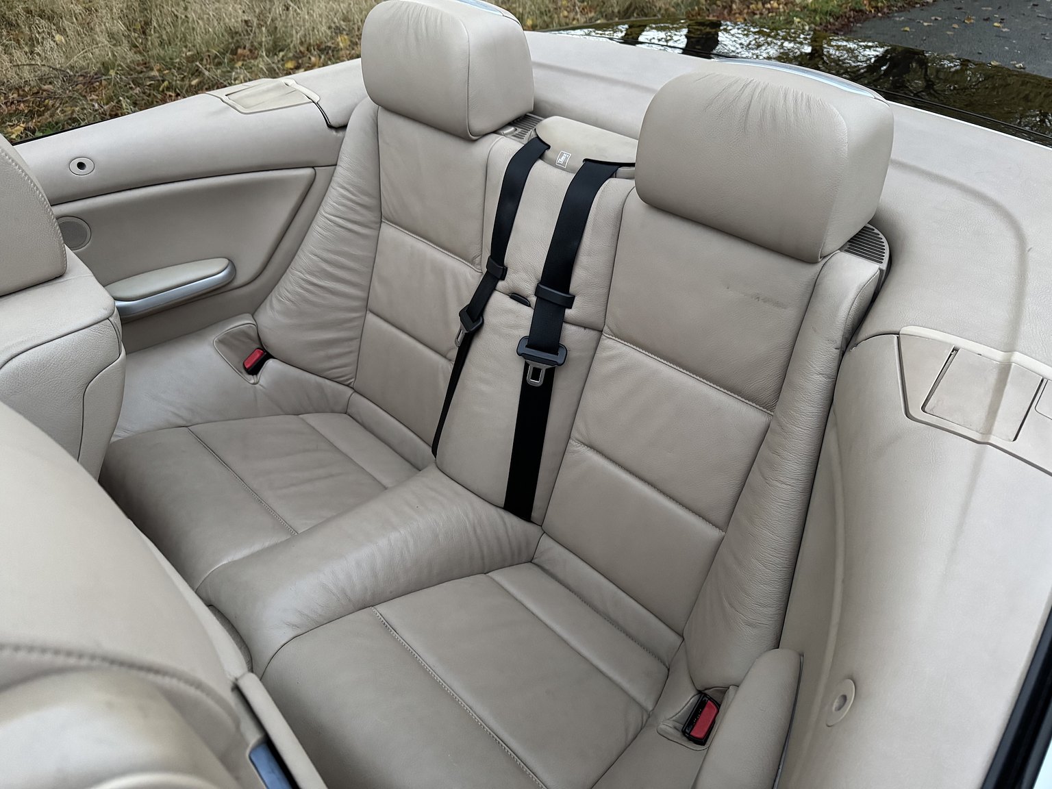 Interior image of 2001 BMW 325IA CAB