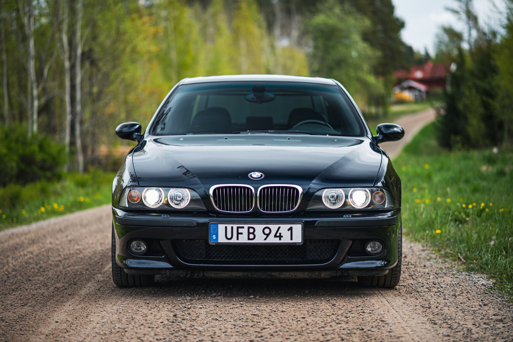 Exterior image of 2000 BMW M5 E39