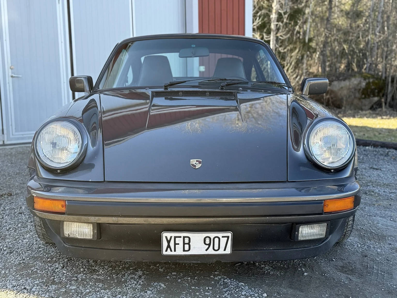 Exterior image of 1989 Porsche 911 / 930 3.3 Turbo 5-speed (6)