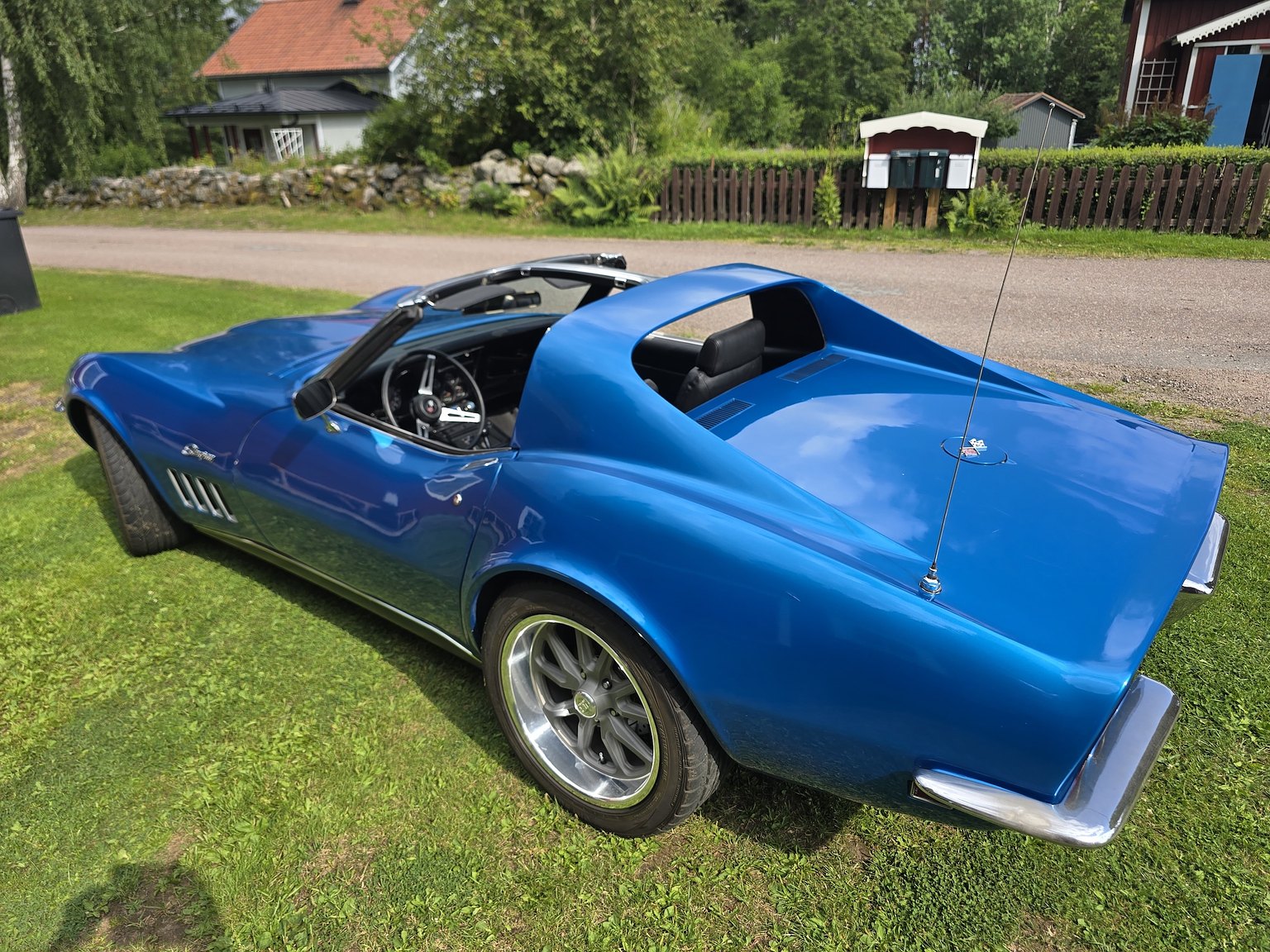 Exterior image of 1969 Chevrolet Corvette Stingray 6.0 V8